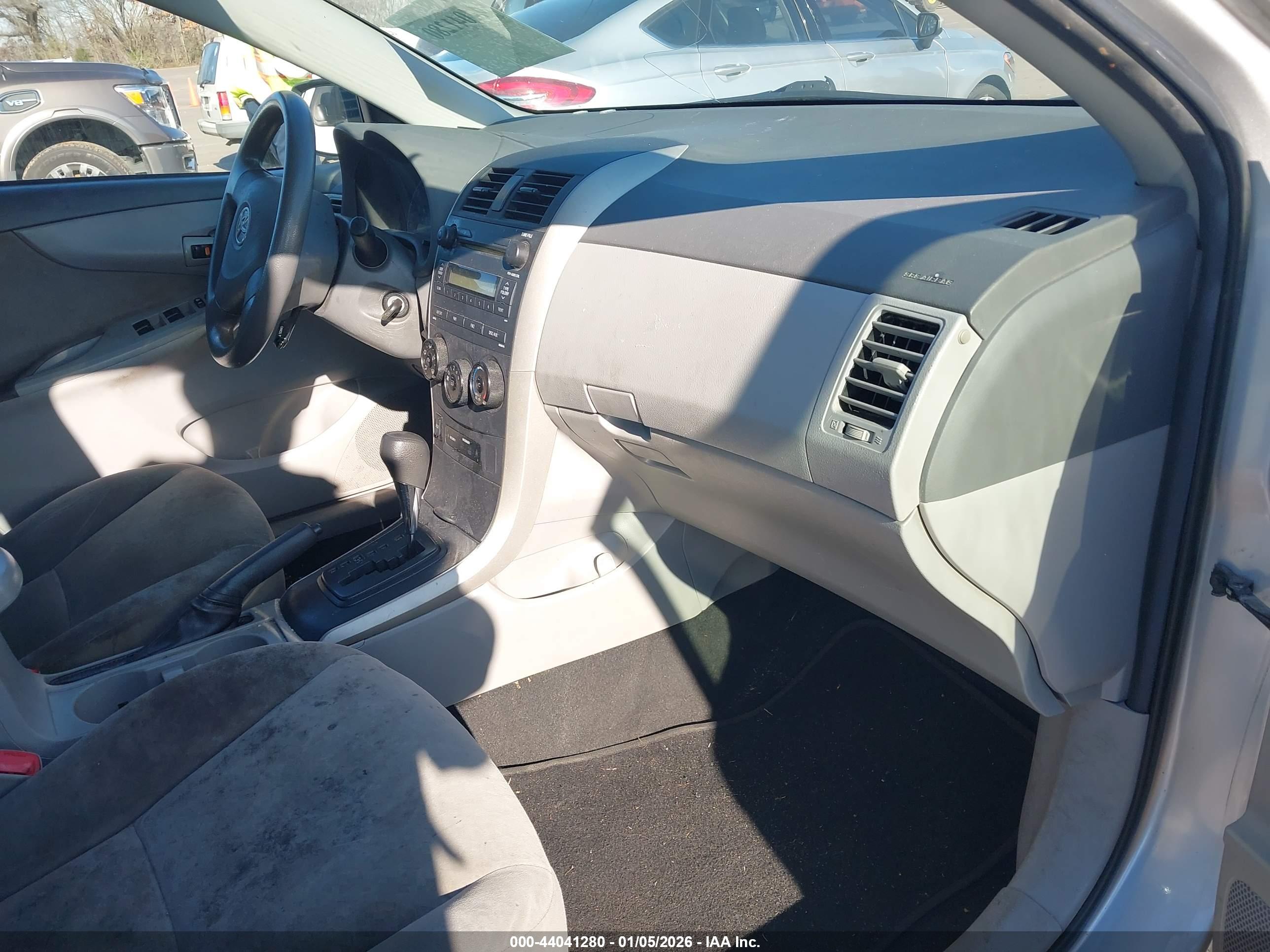 TOYOTA COROLLA image 5