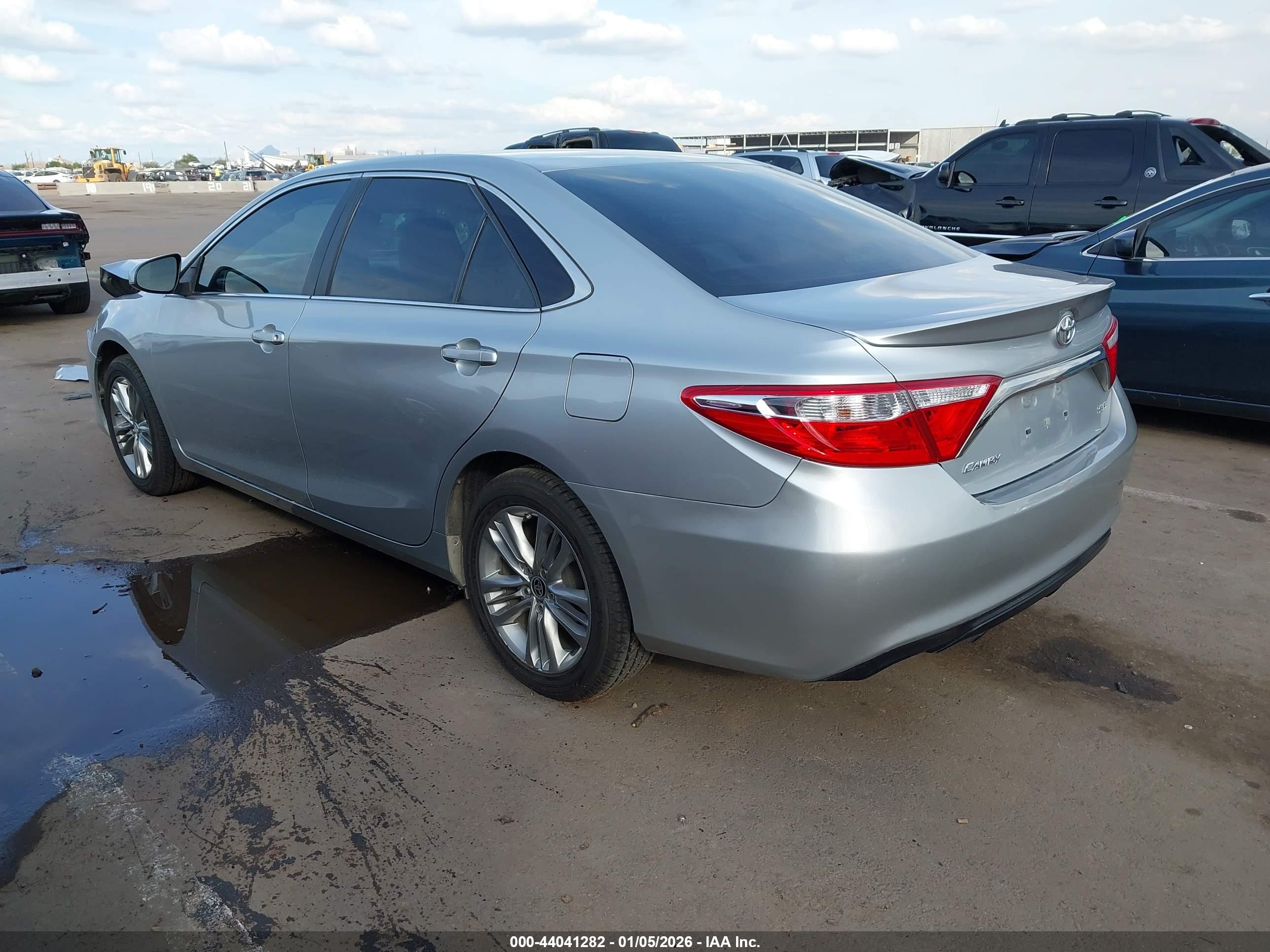 TOYOTA CAMRY image 3