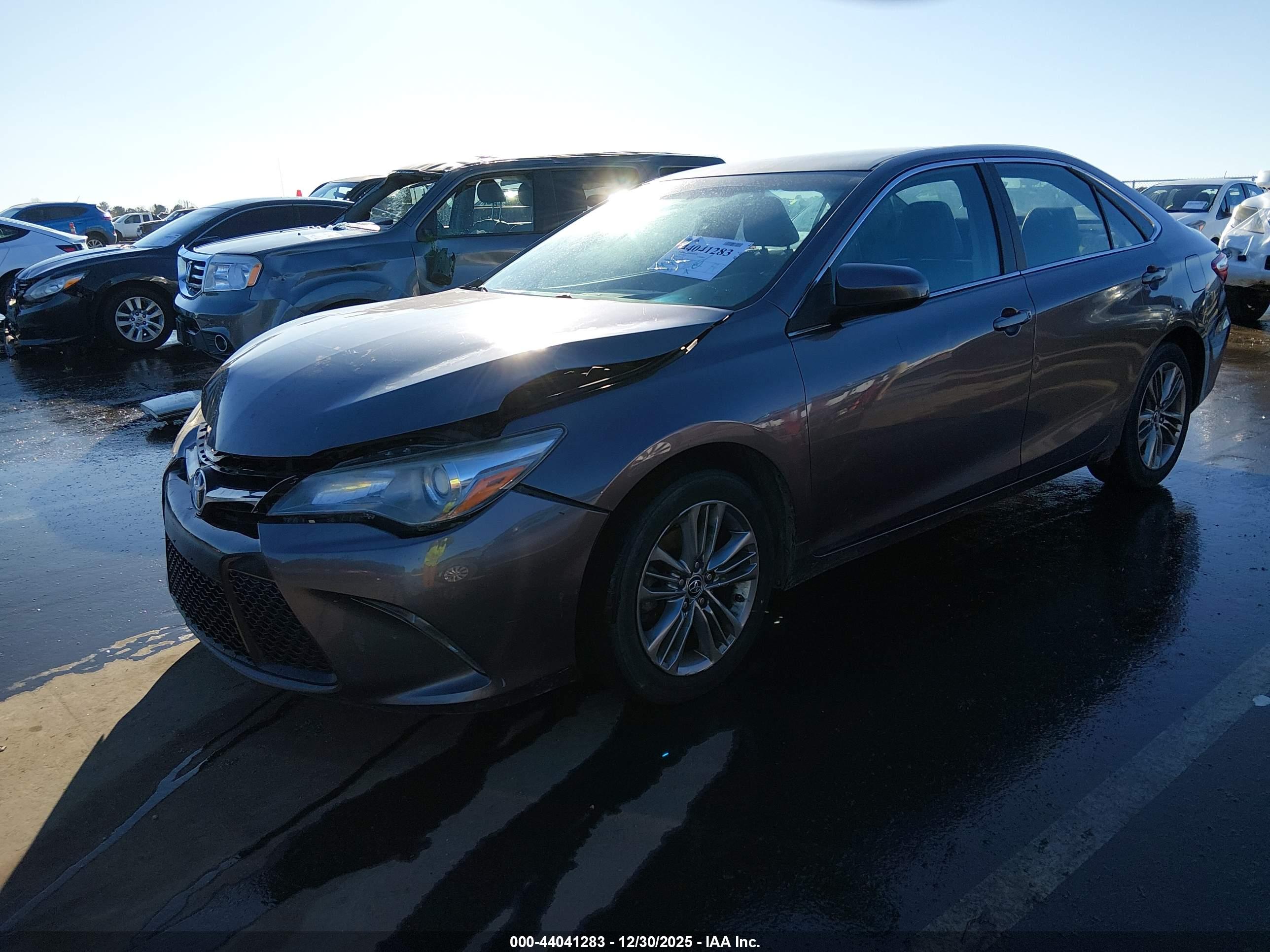 TOYOTA CAMRY image 2