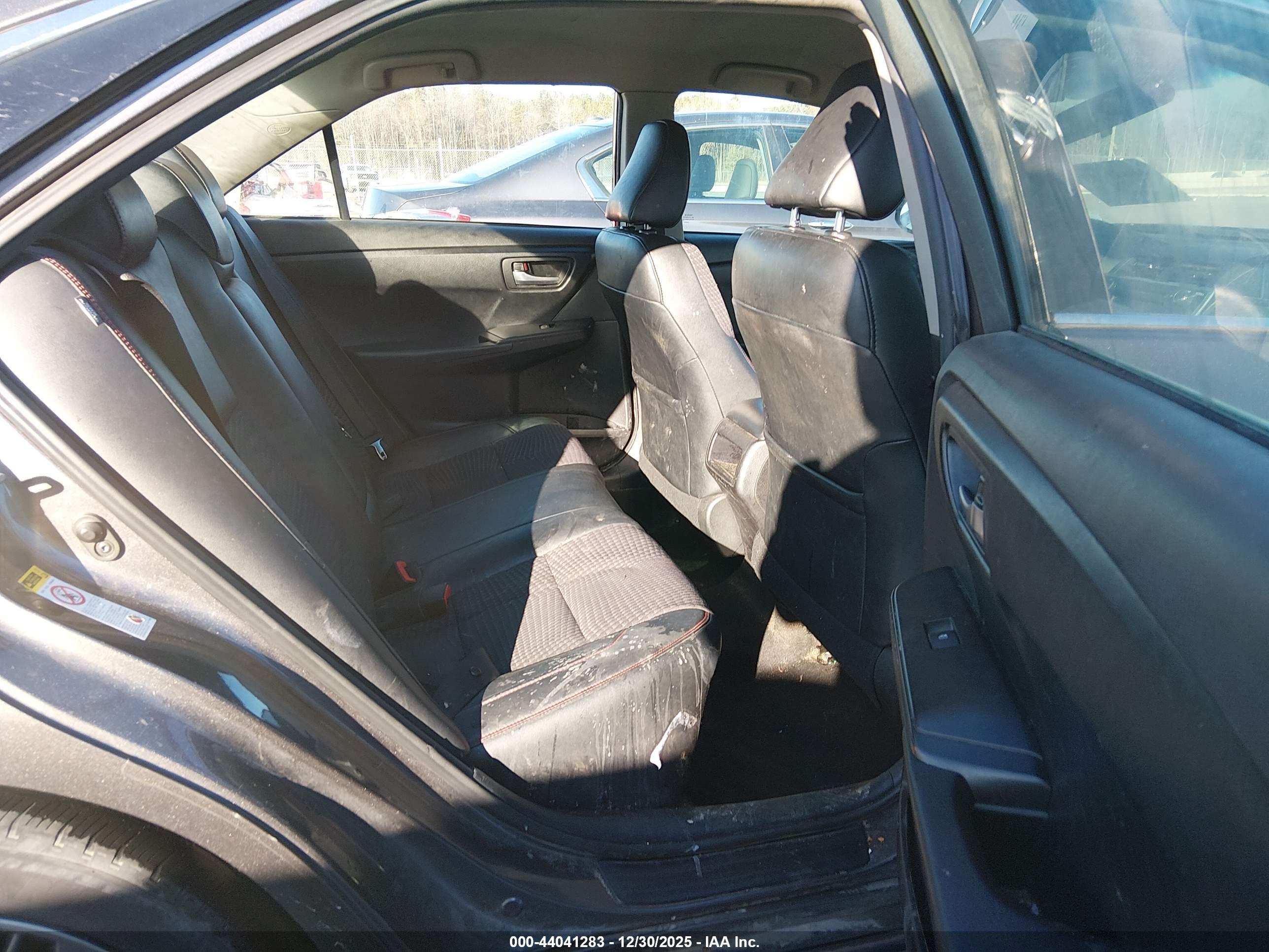 TOYOTA CAMRY image 8