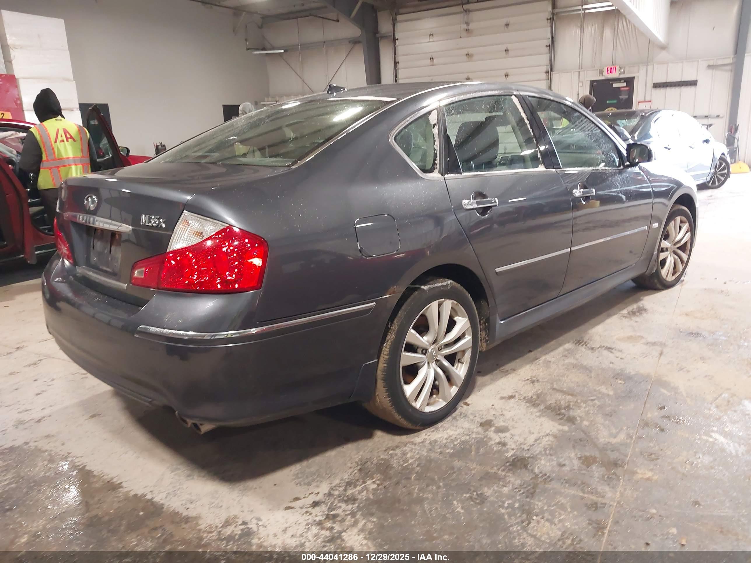 INFINITI M35X image 4