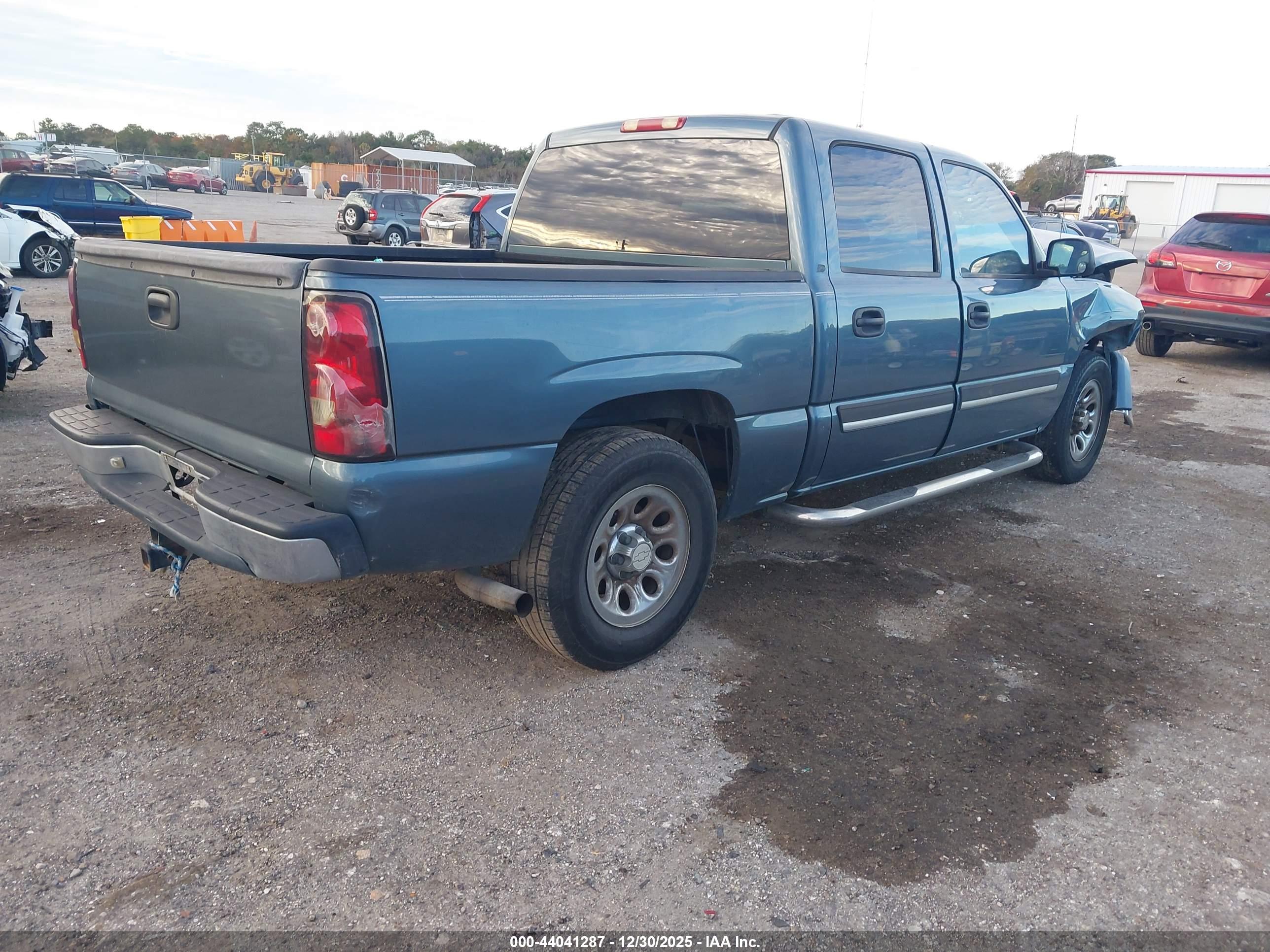 CHEVROLET SILVERADO image 4
