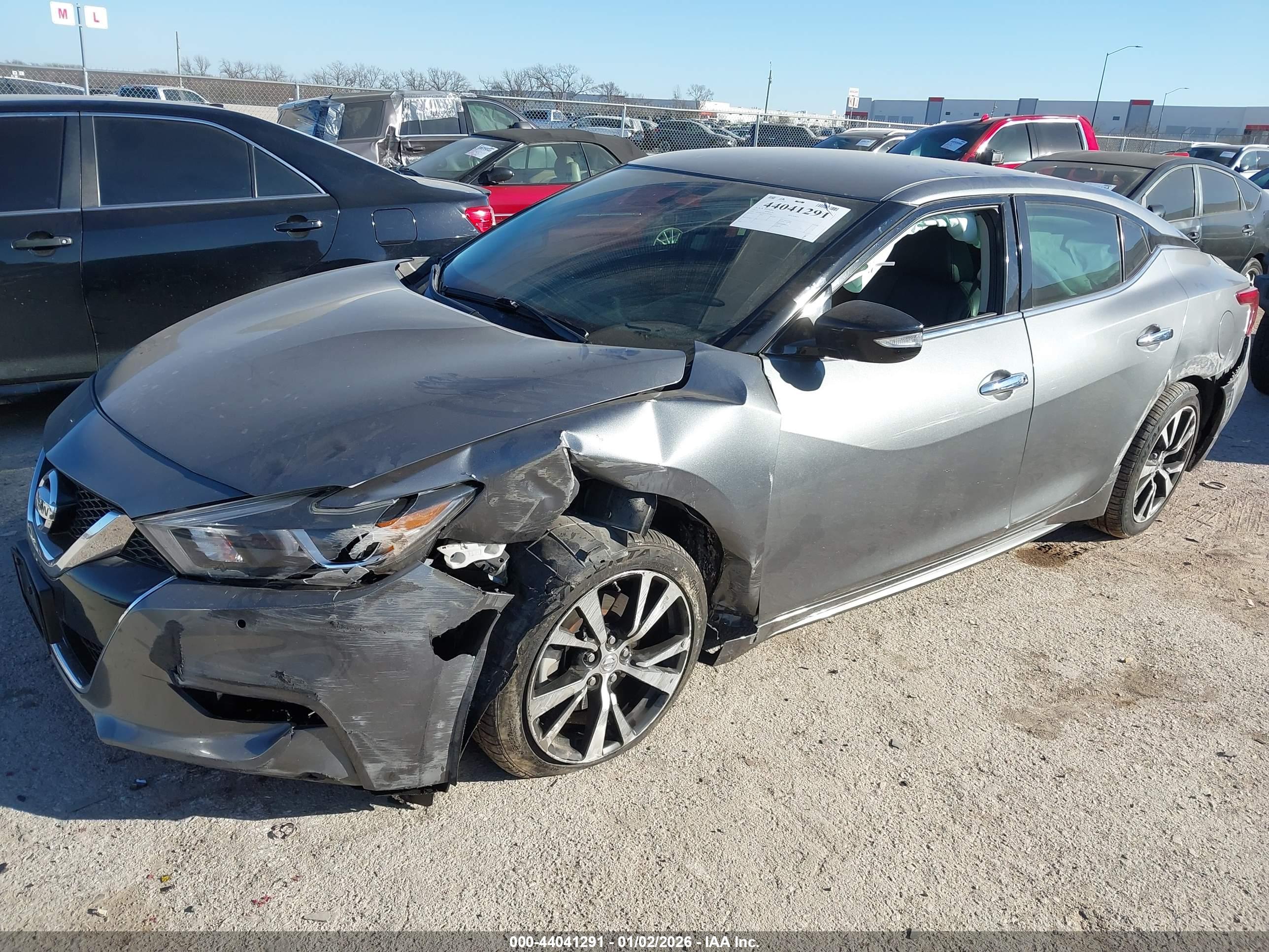 NISSAN MAXIMA image 6