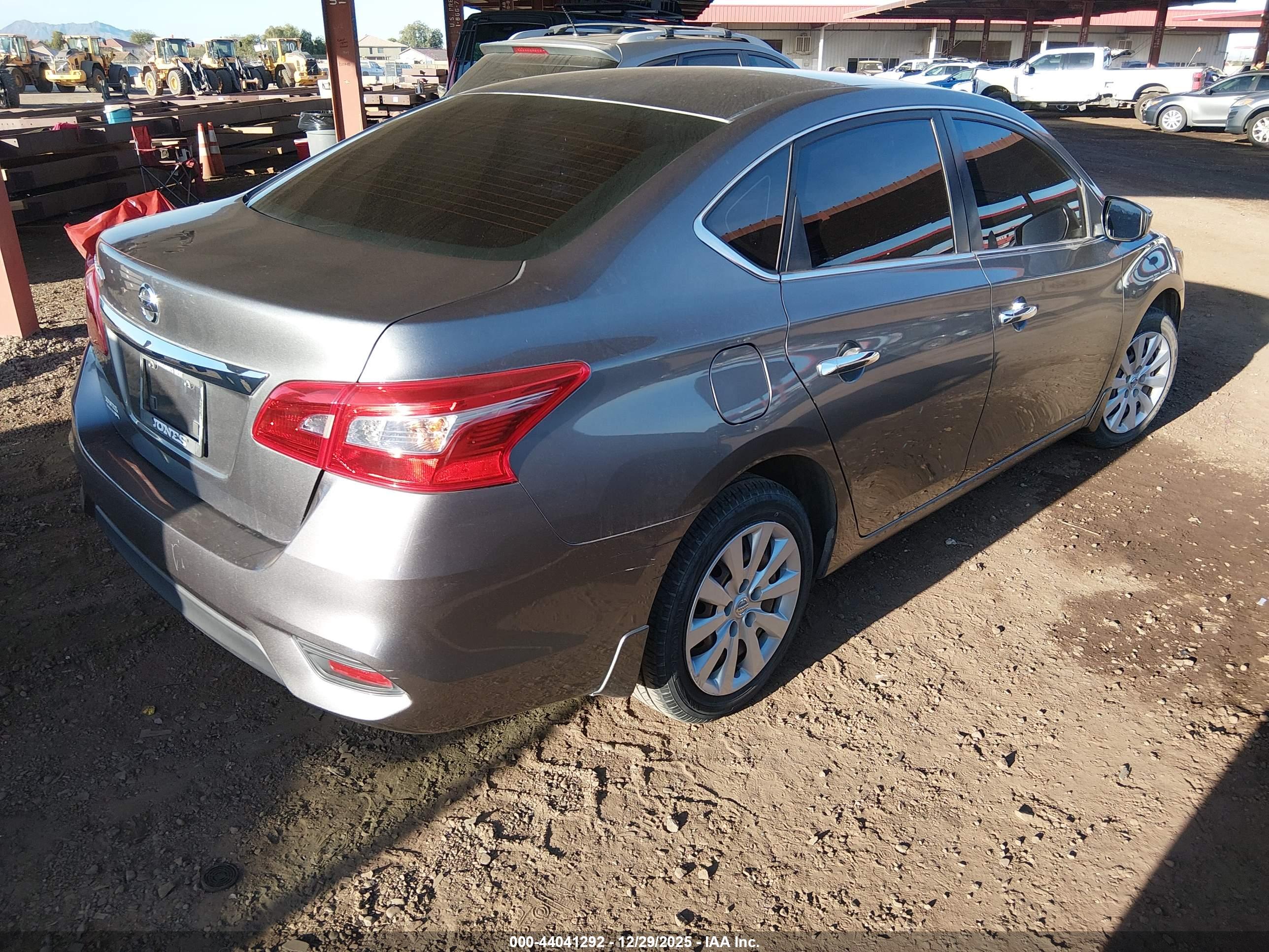NISSAN SENTRA image 4