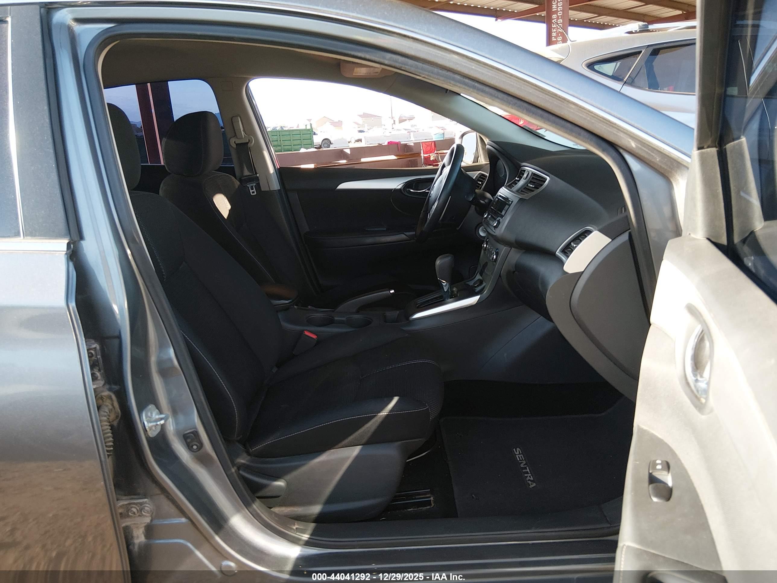 NISSAN SENTRA image 5