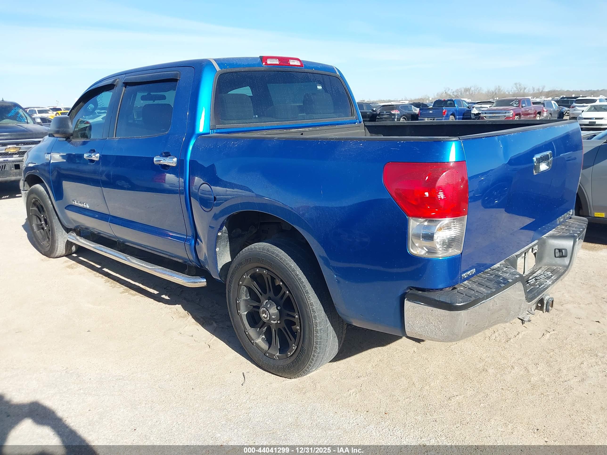 TOYOTA TUNDRA image 3