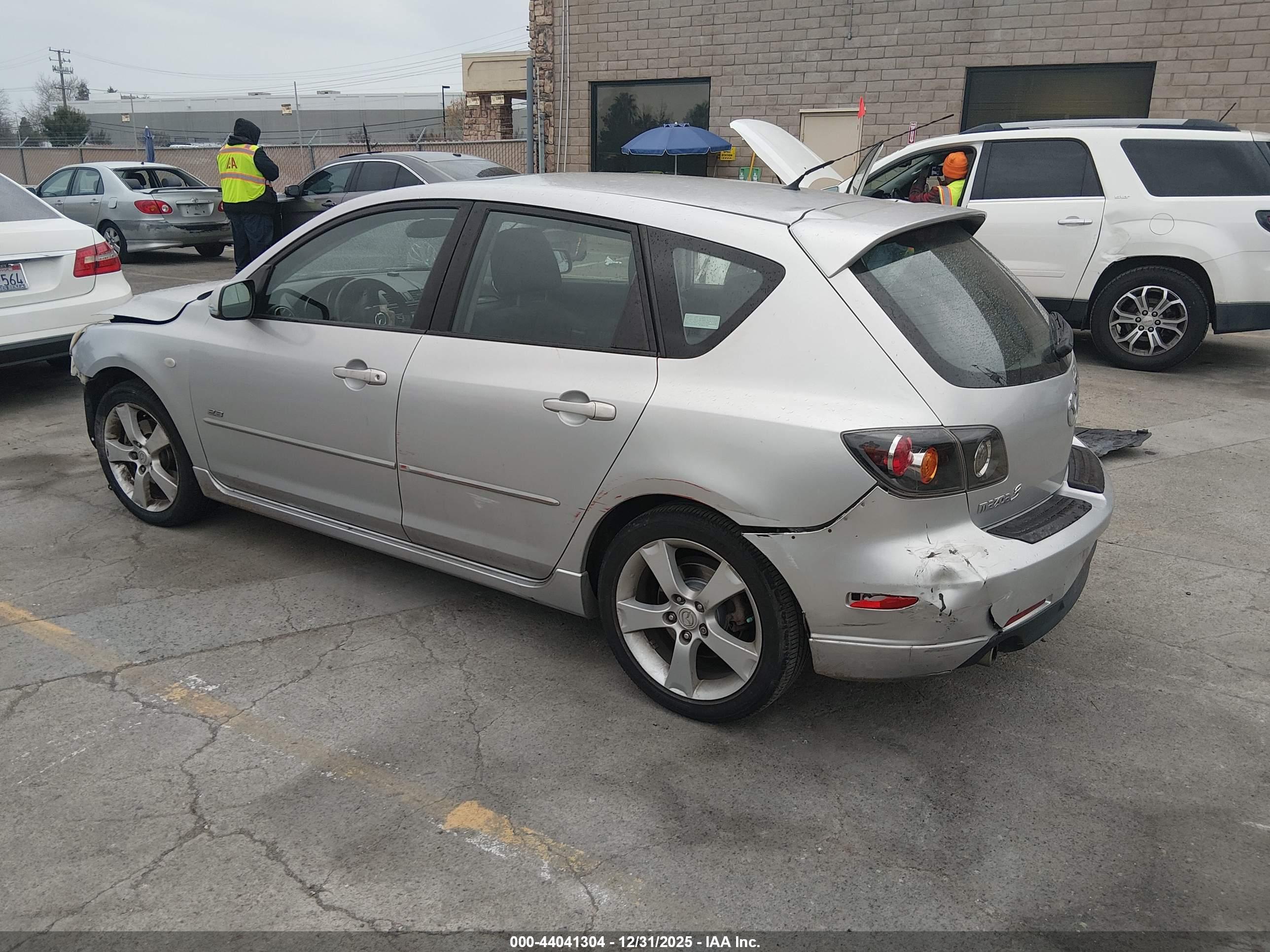 MAZDA MAZDA3 image 3