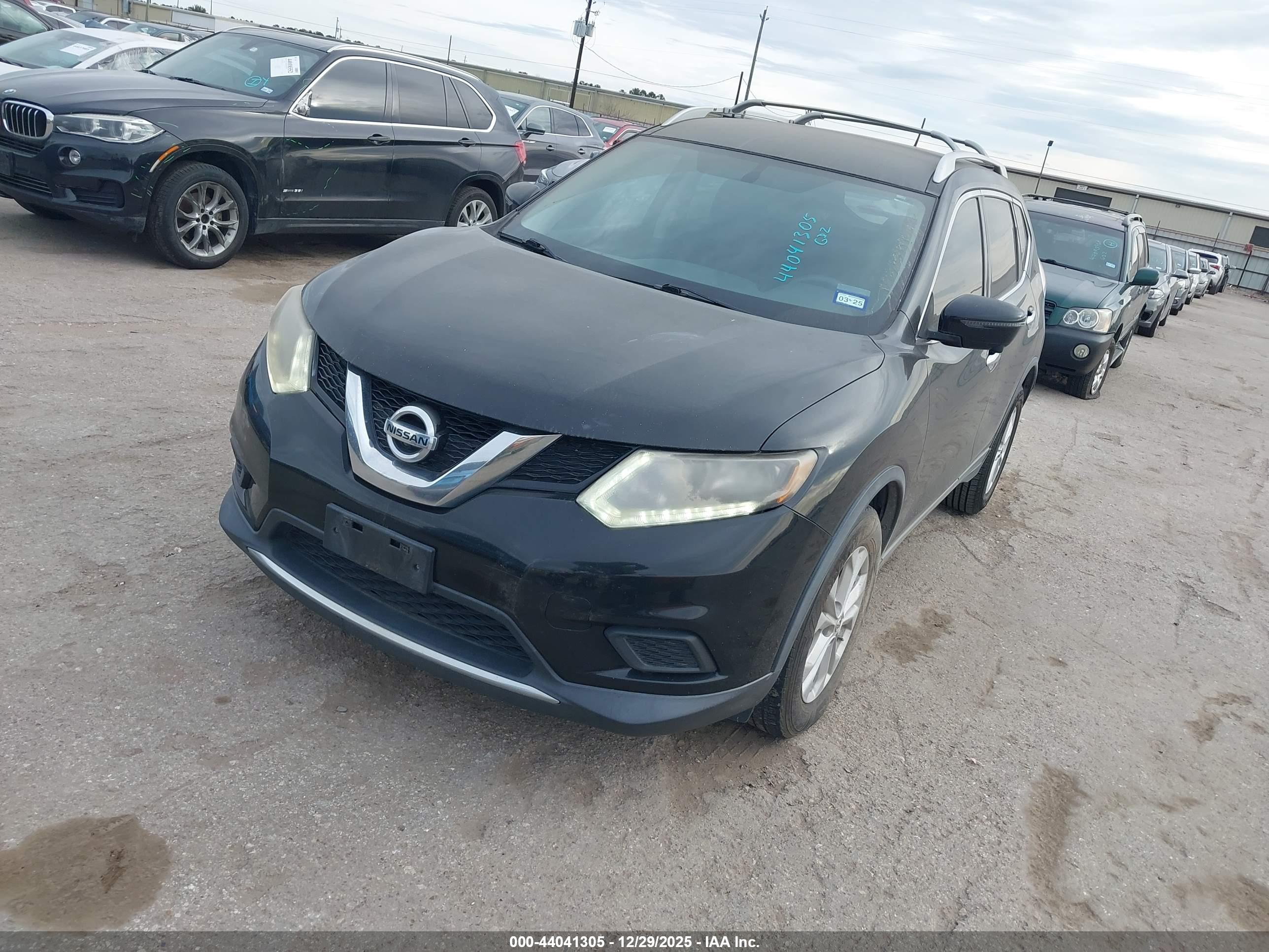 NISSAN ROGUE image 2
