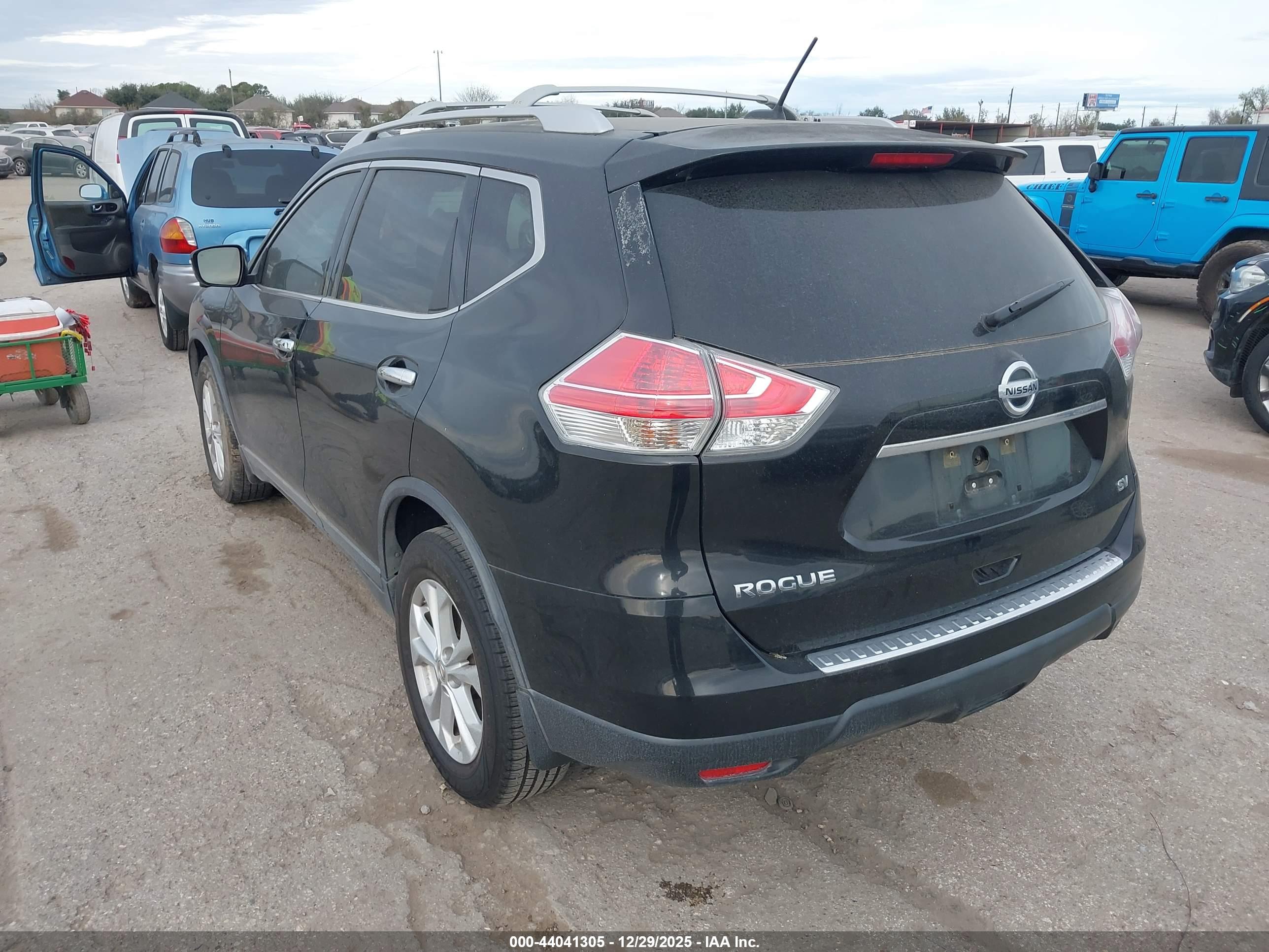 NISSAN ROGUE image 3