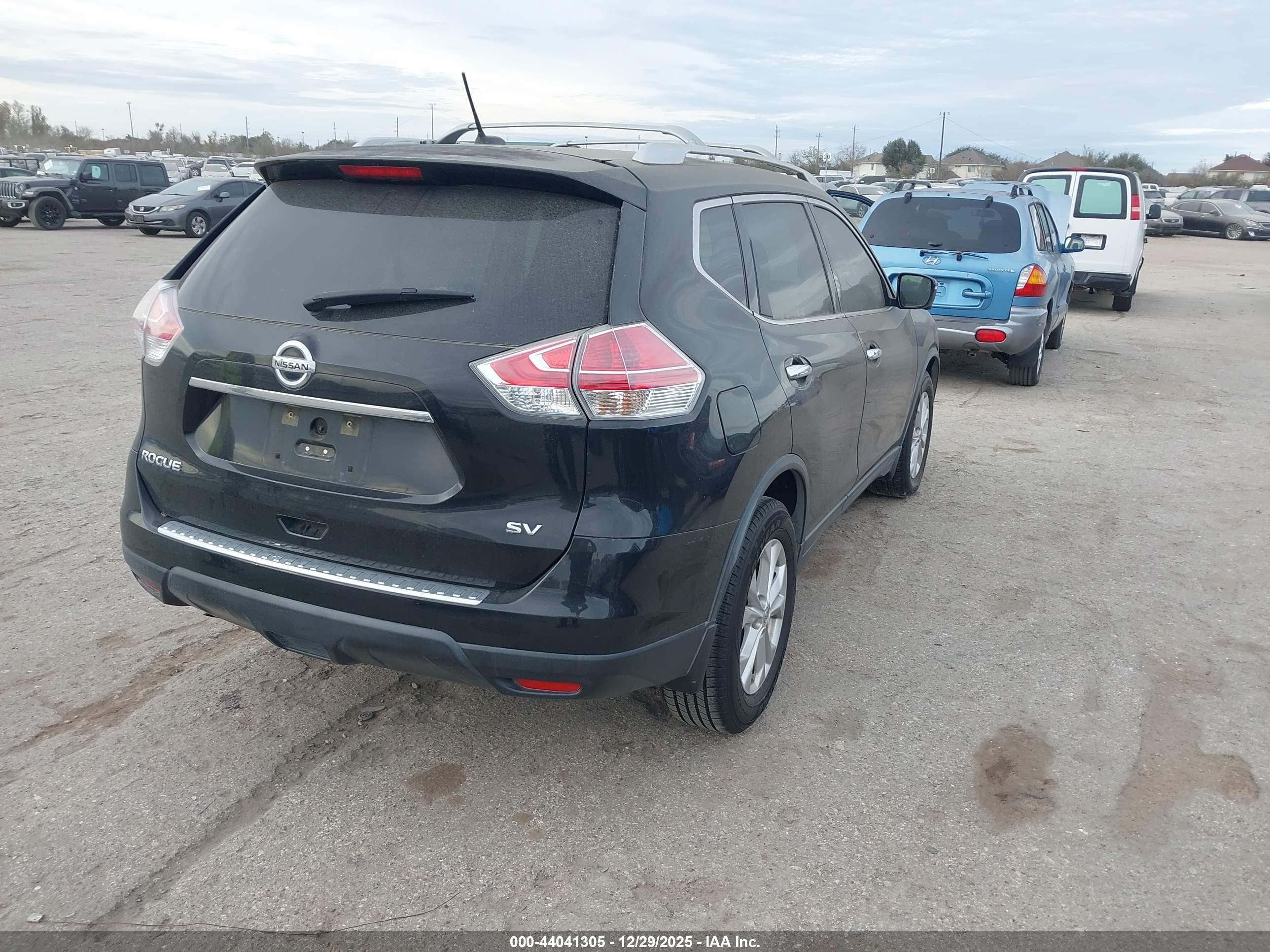 NISSAN ROGUE image 4