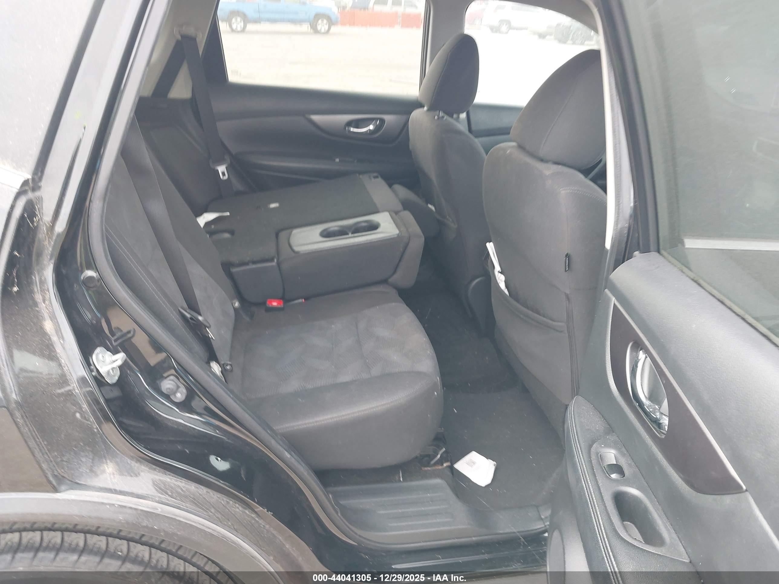 NISSAN ROGUE image 8