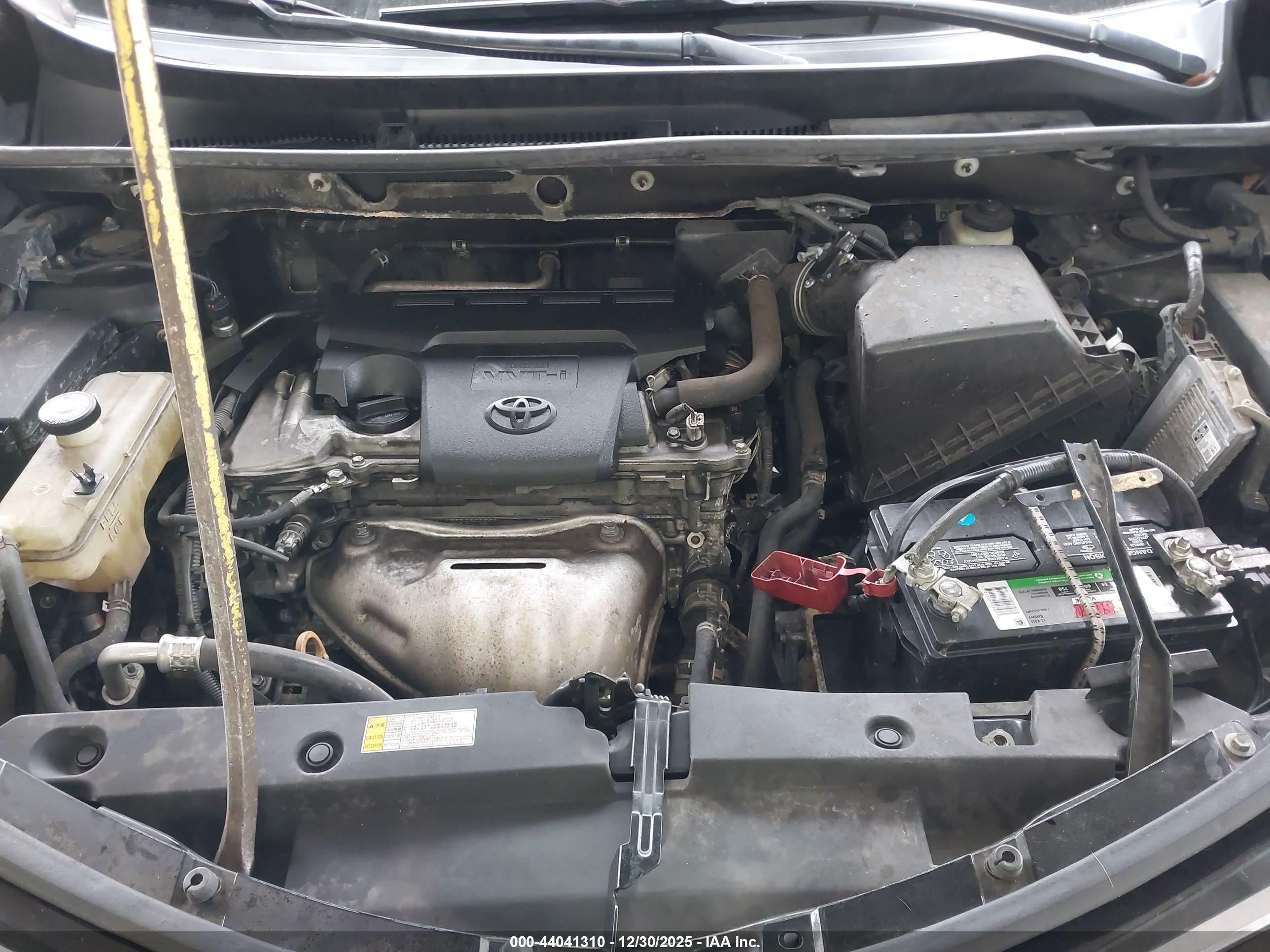 TOYOTA RAV4 image 10