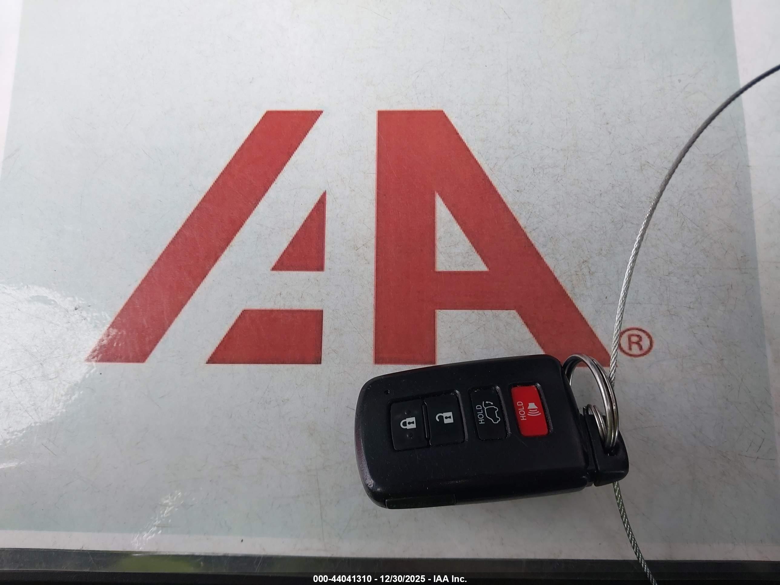TOYOTA RAV4 image 11