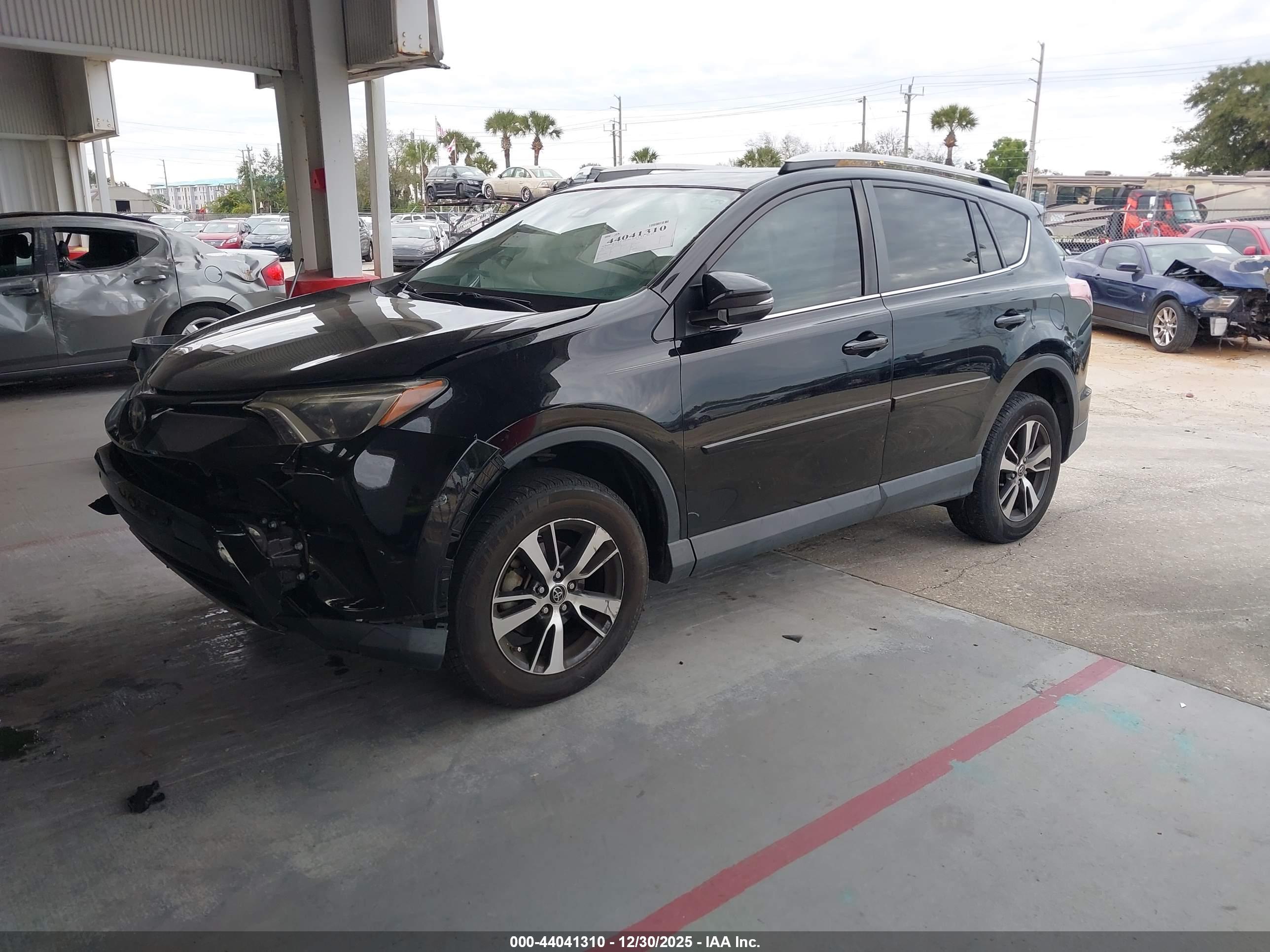 TOYOTA RAV4 image 2