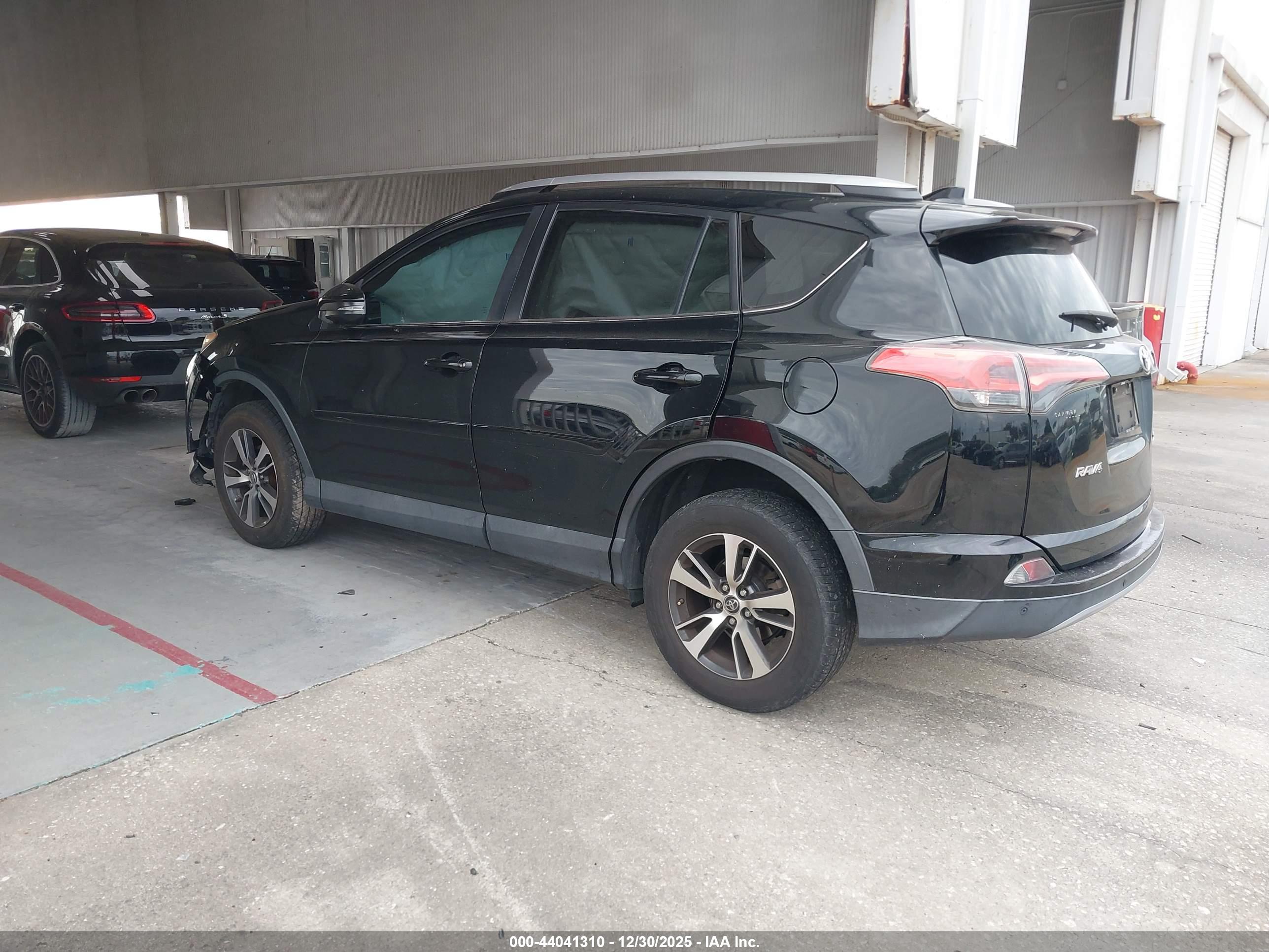 TOYOTA RAV4 image 3