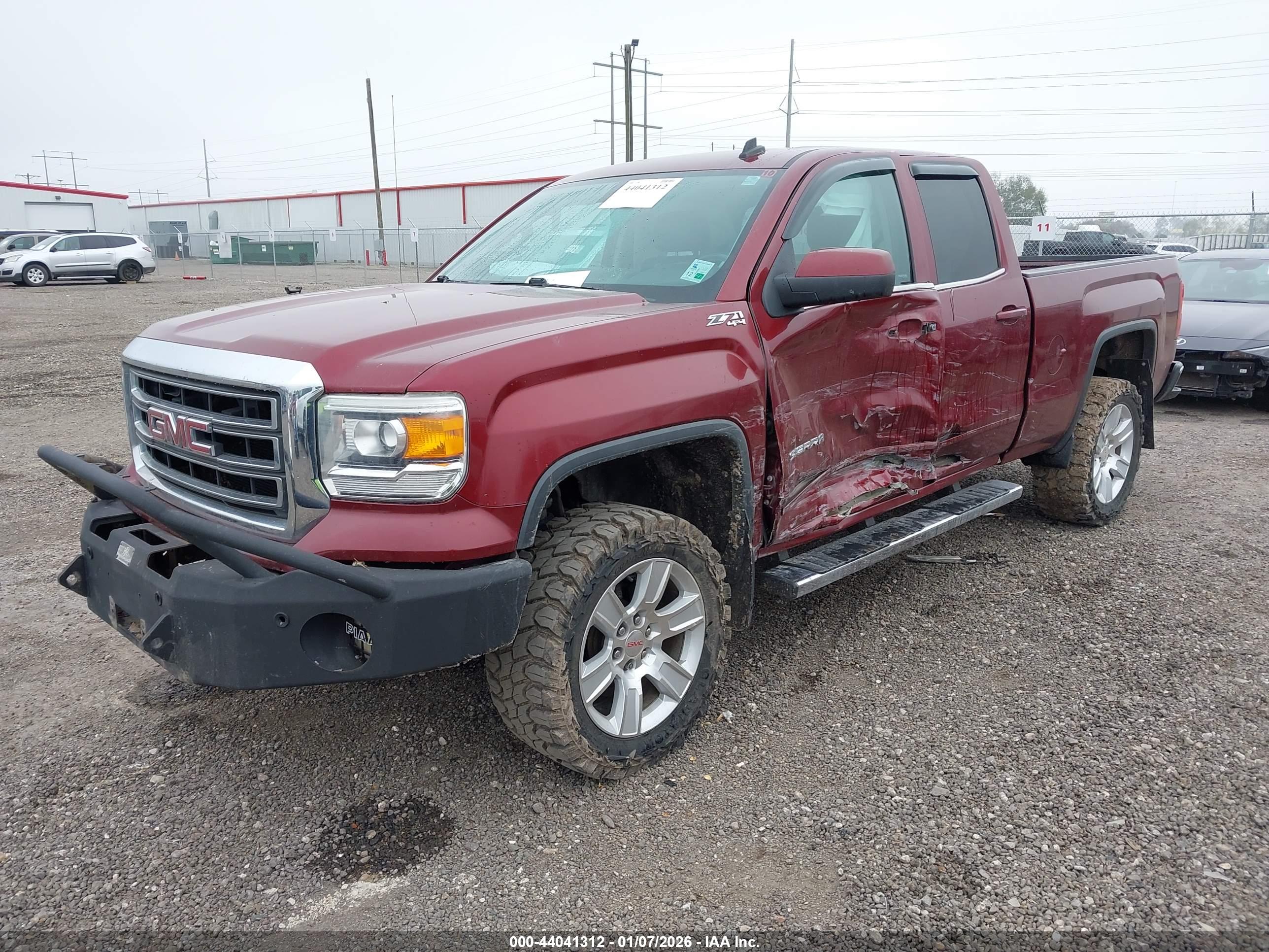 GMC SIERRA image 2