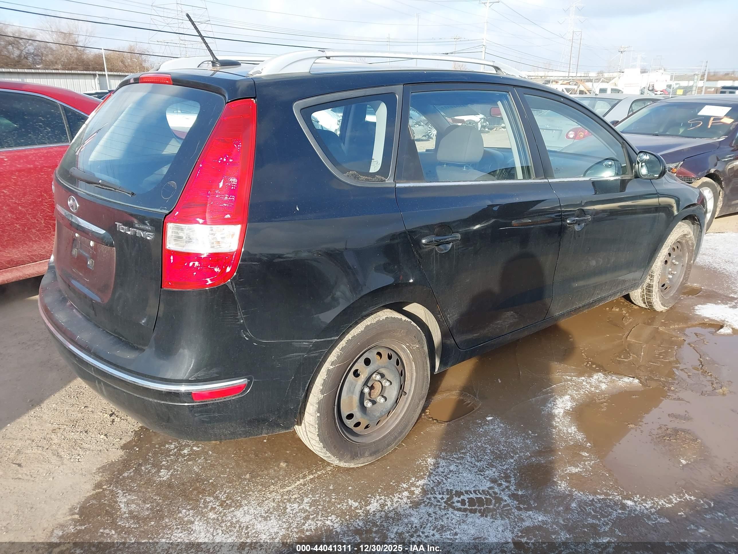 HYUNDAI ELANTRA image 4