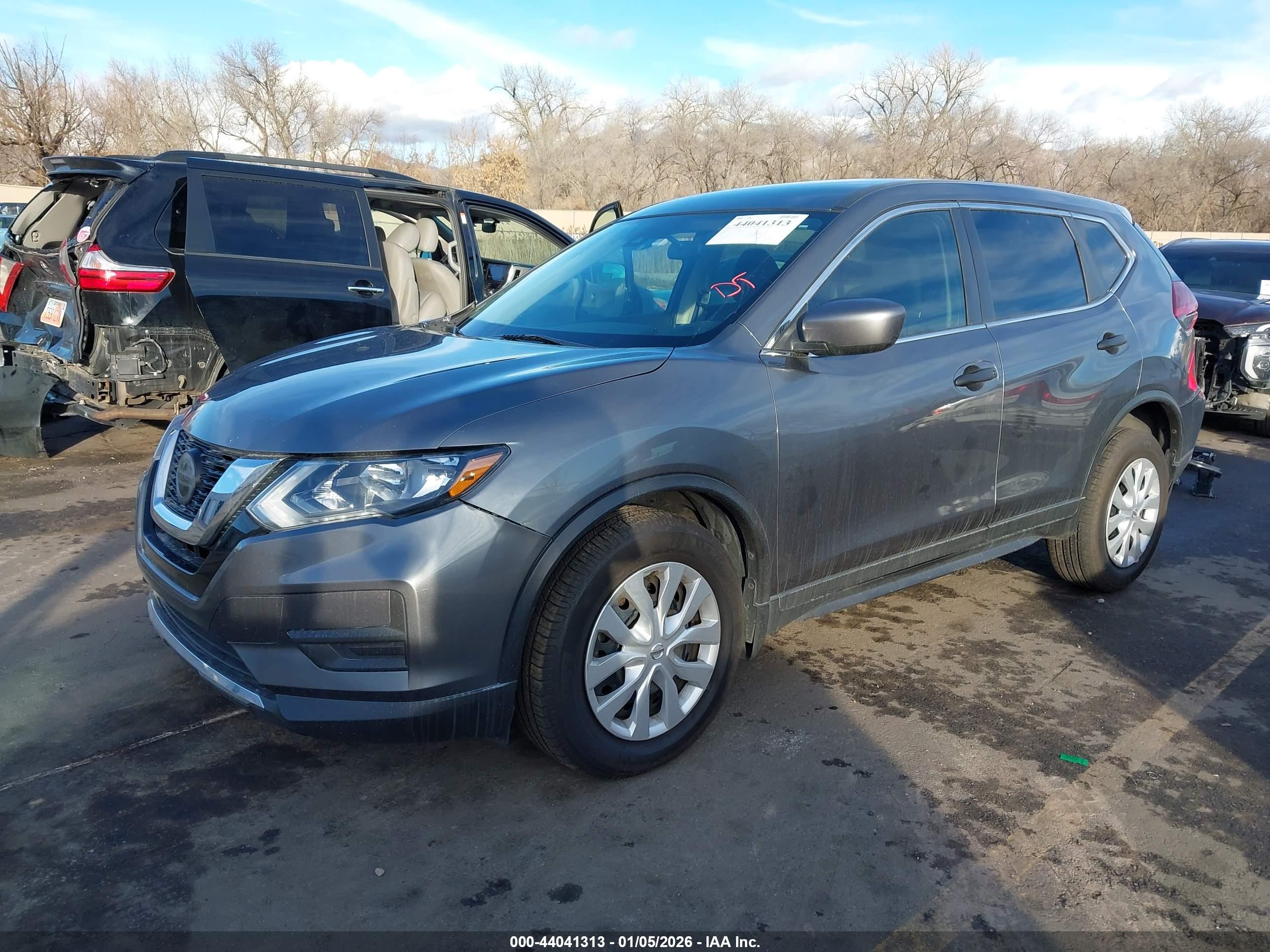 NISSAN ROGUE image 2