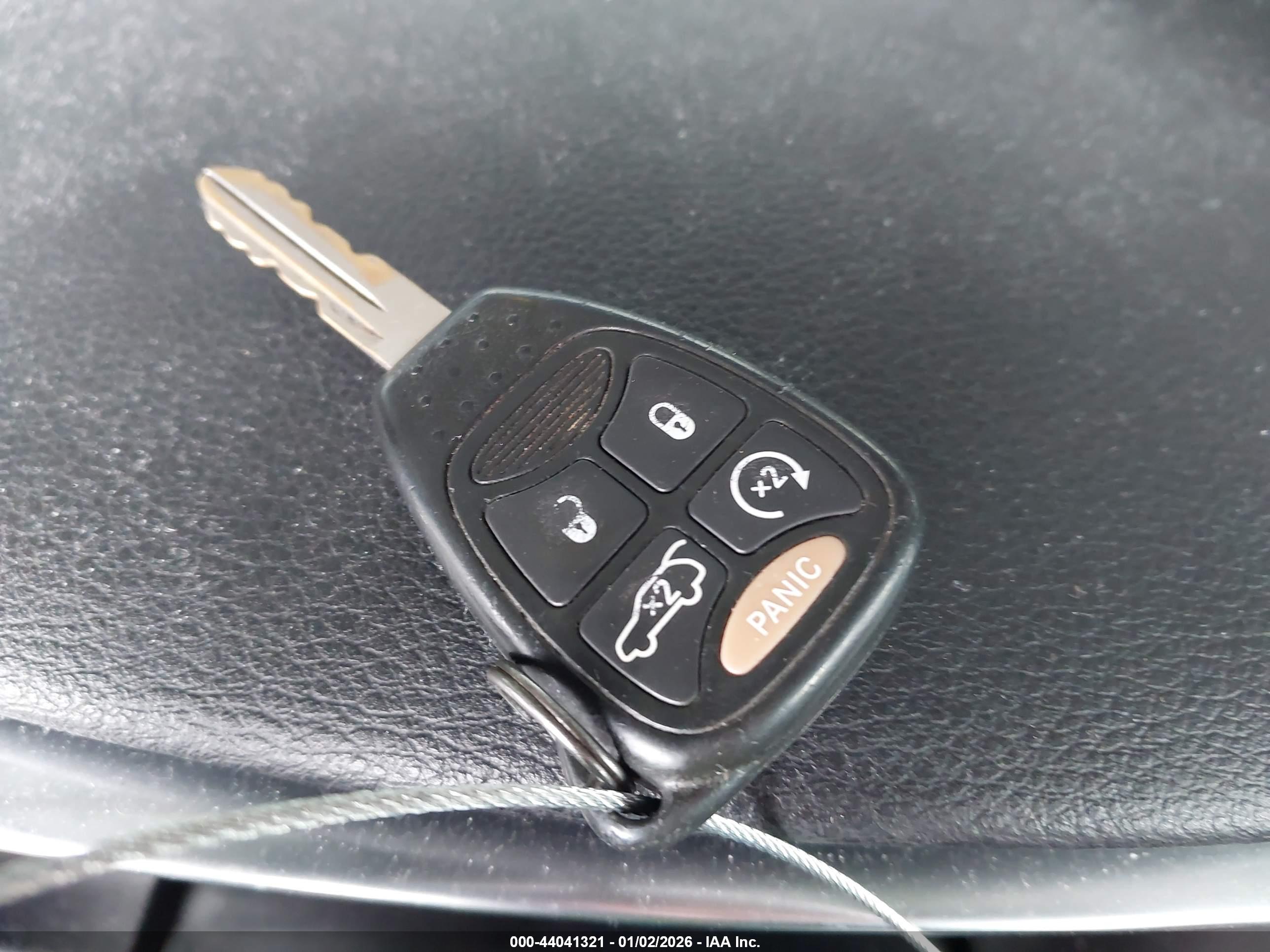 CHRYSLER 200 image 11