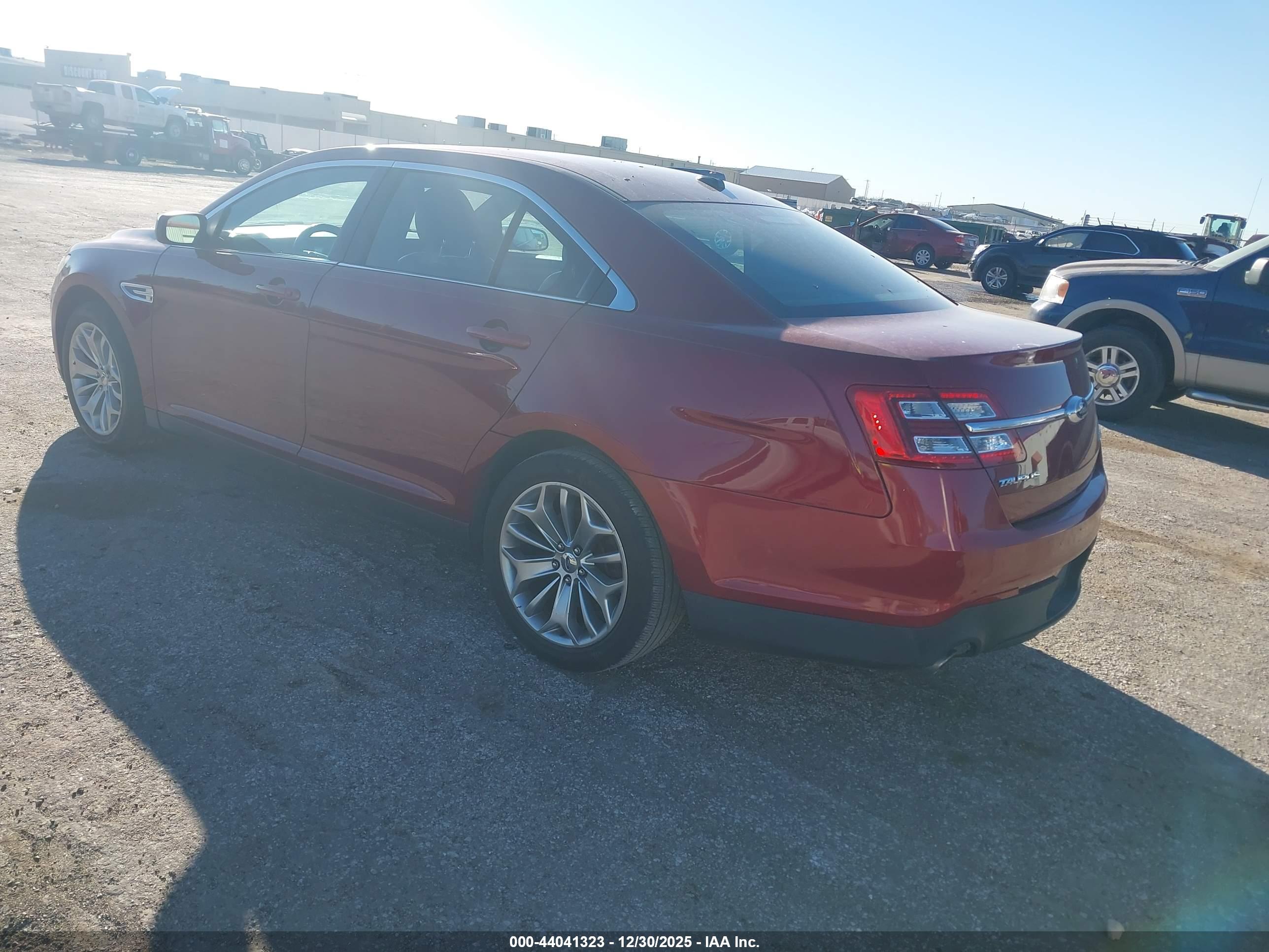 FORD TAURUS image 3