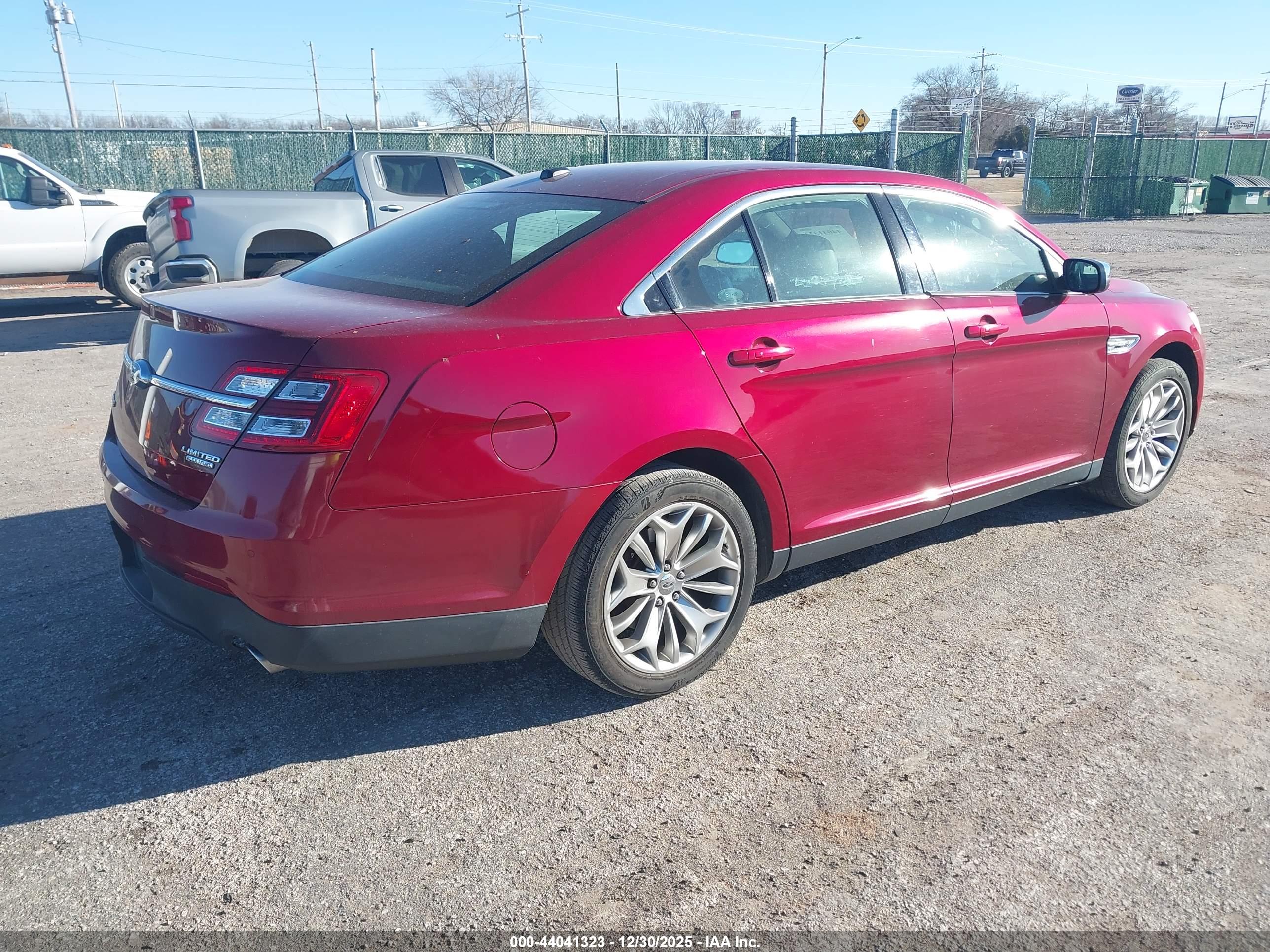 FORD TAURUS image 4