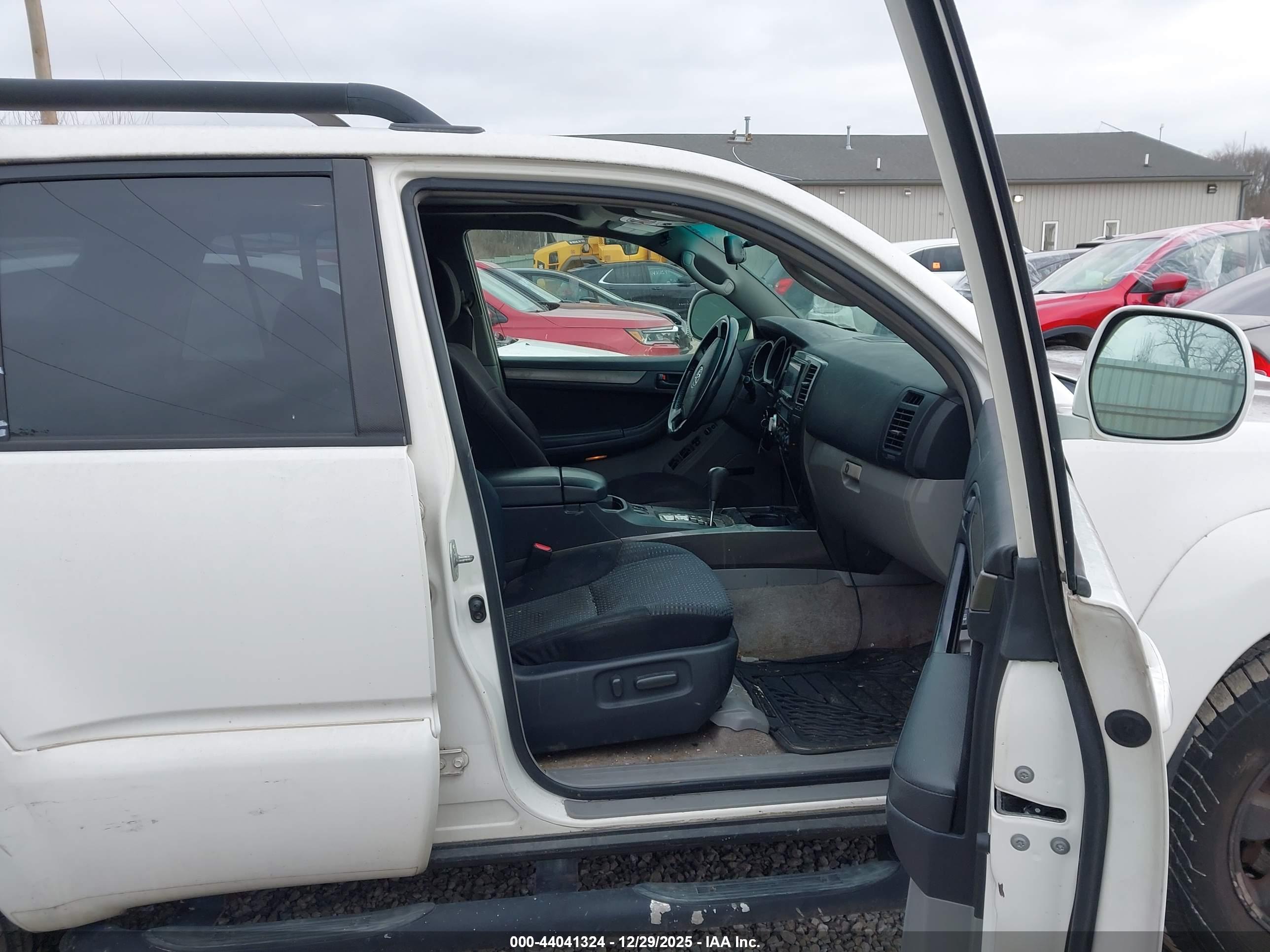 TOYOTA 4RUNNER image 5