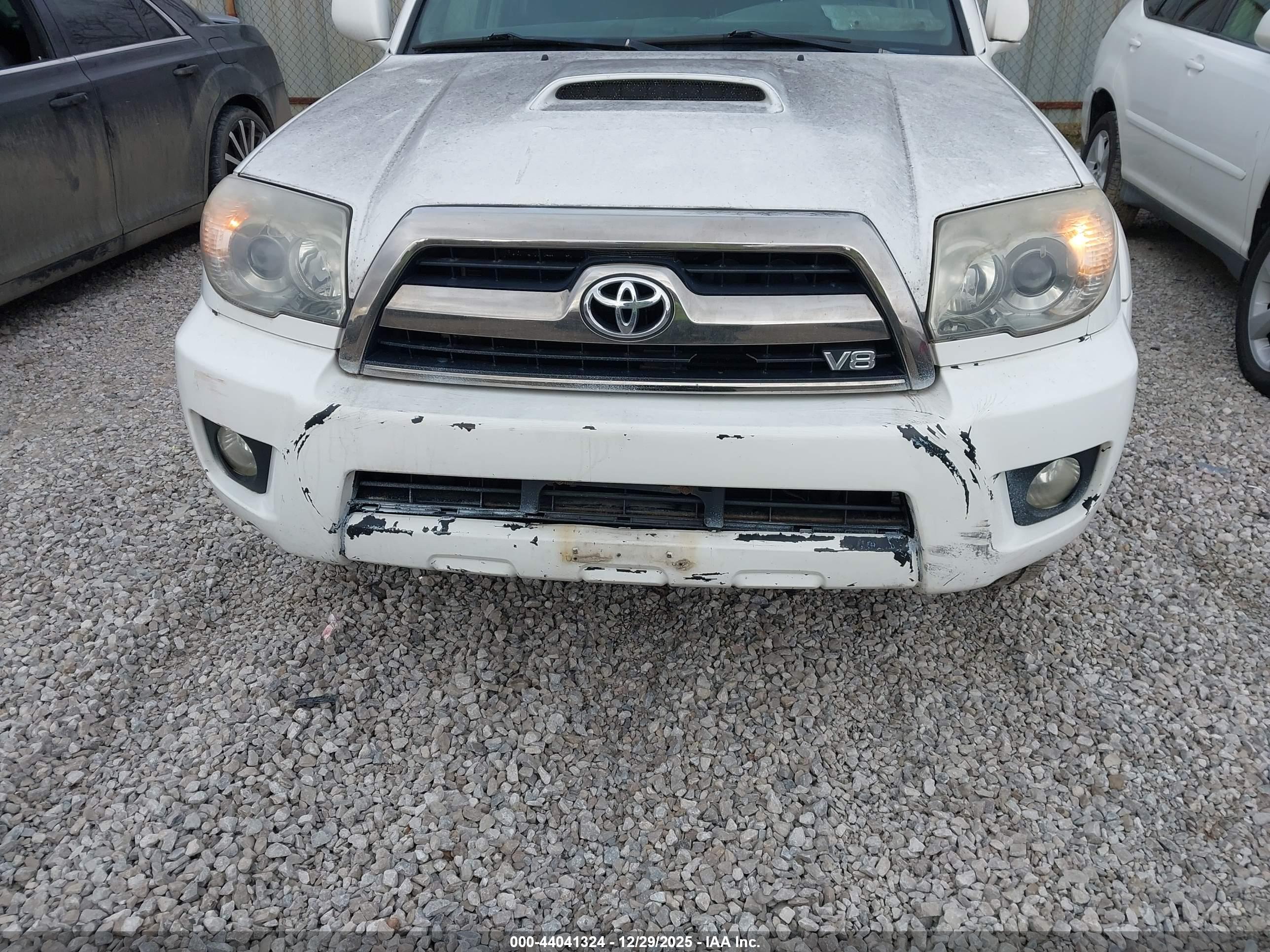 TOYOTA 4RUNNER image 6