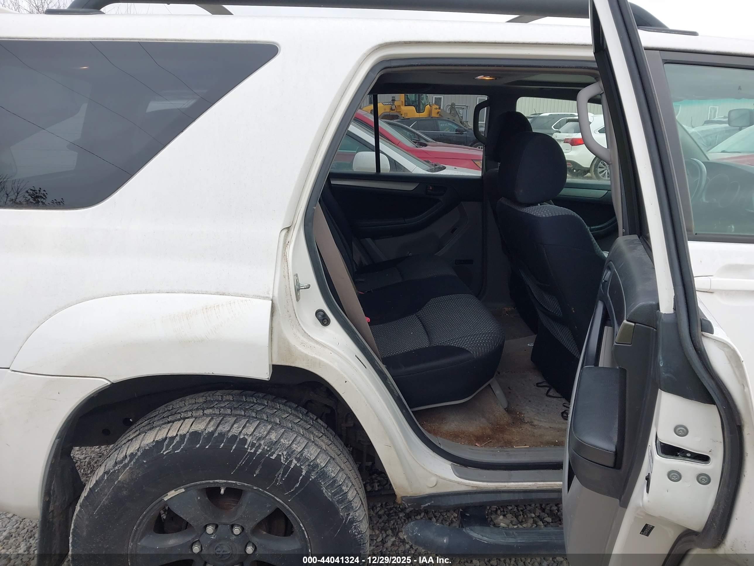 TOYOTA 4RUNNER image 8