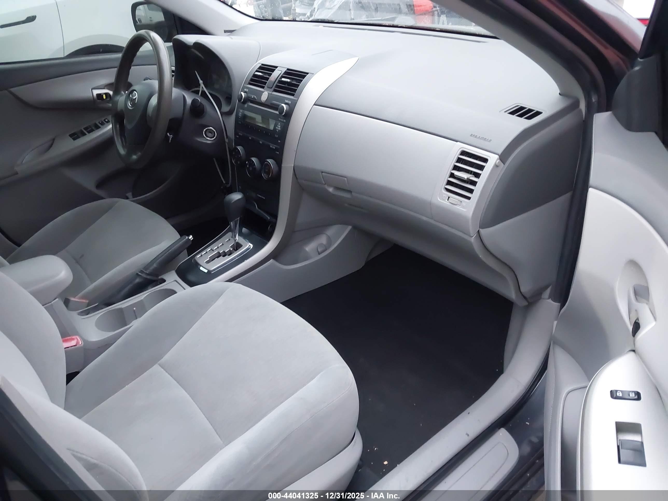 TOYOTA COROLLA image 5