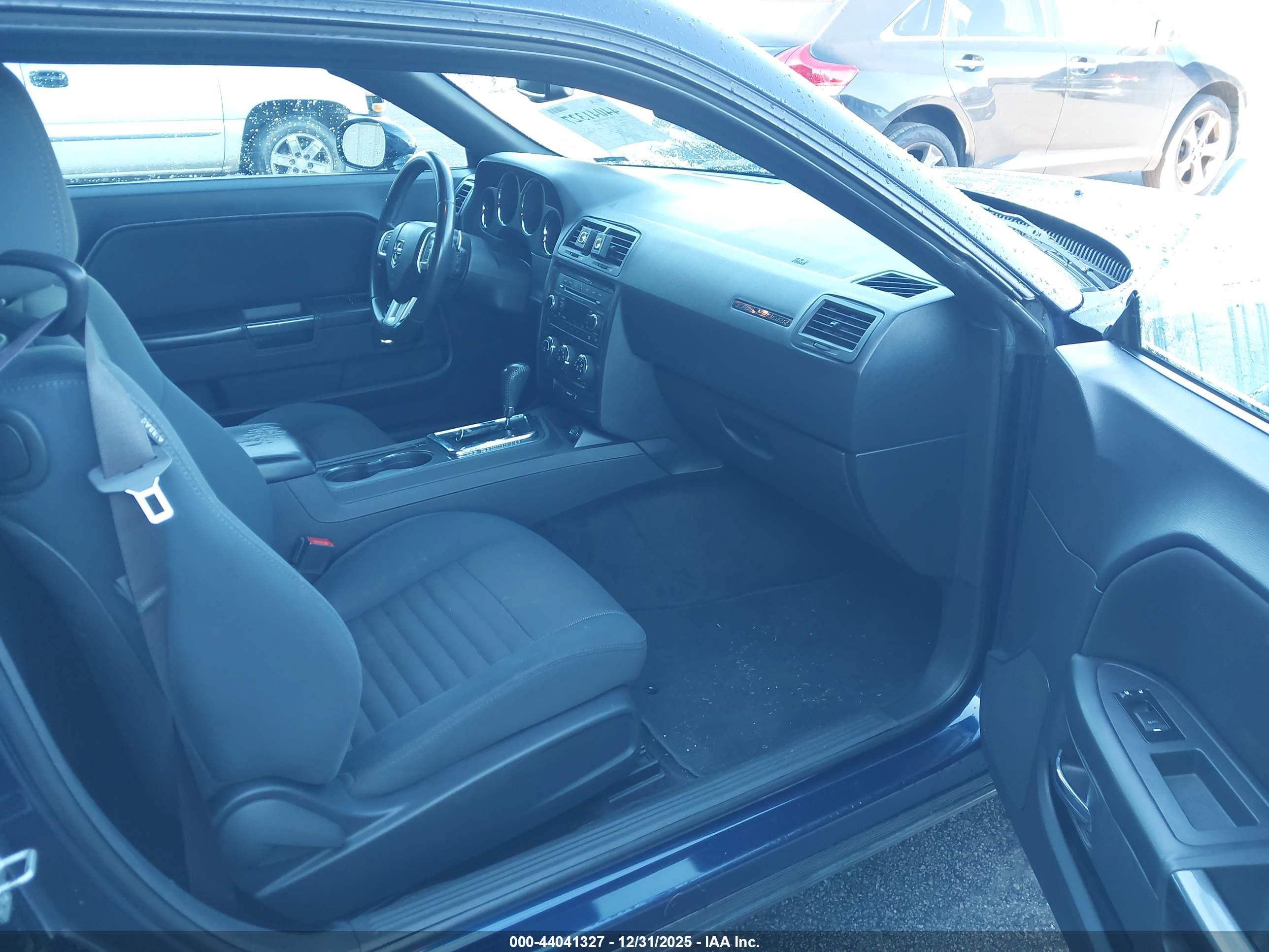 DODGE CHALLENGER image 5