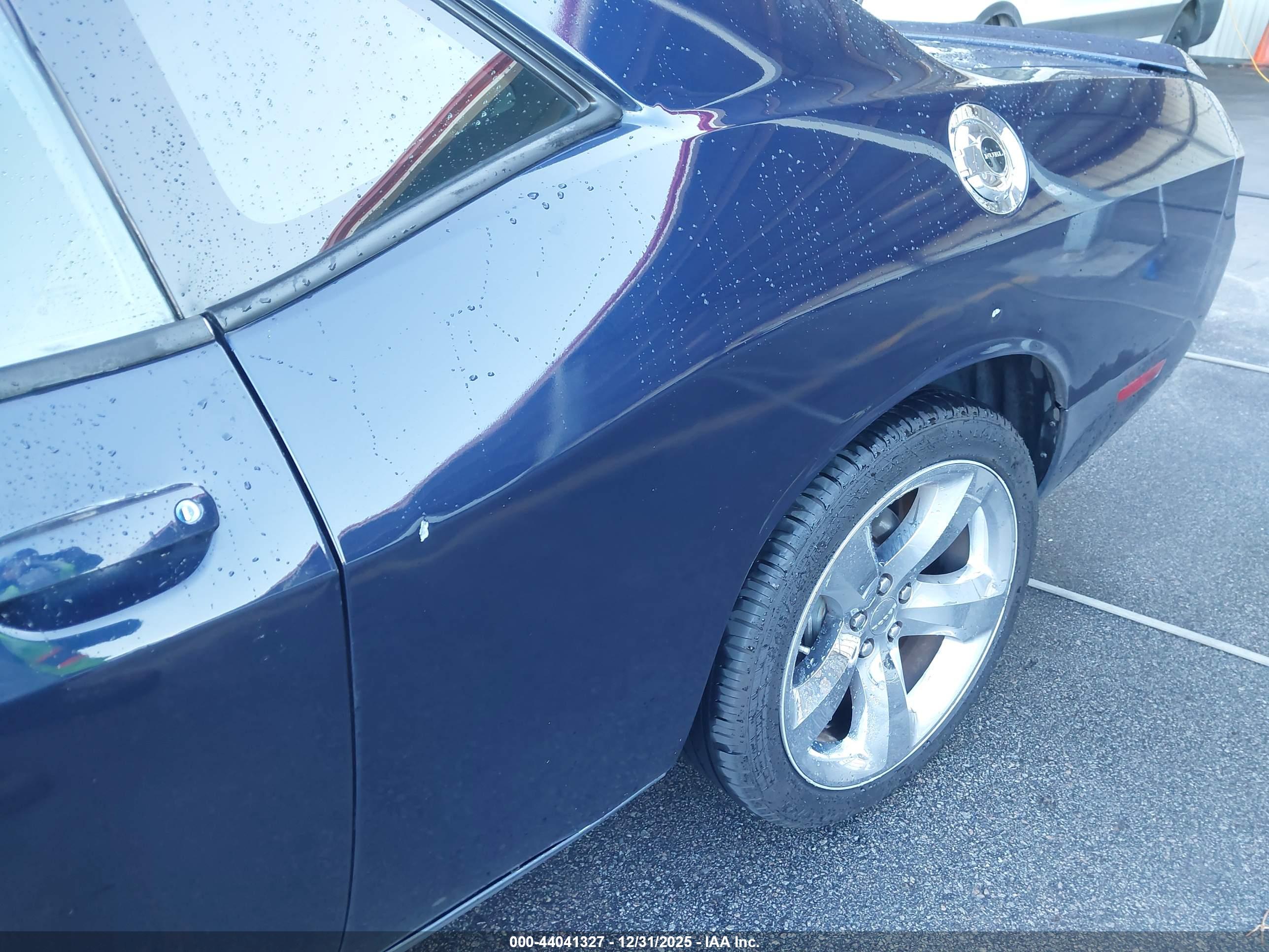 DODGE CHALLENGER image 6