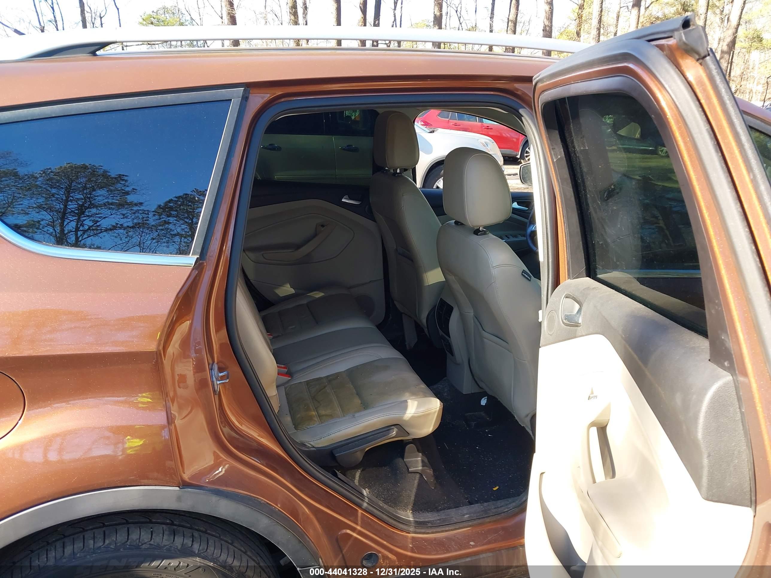 FORD ESCAPE image 8