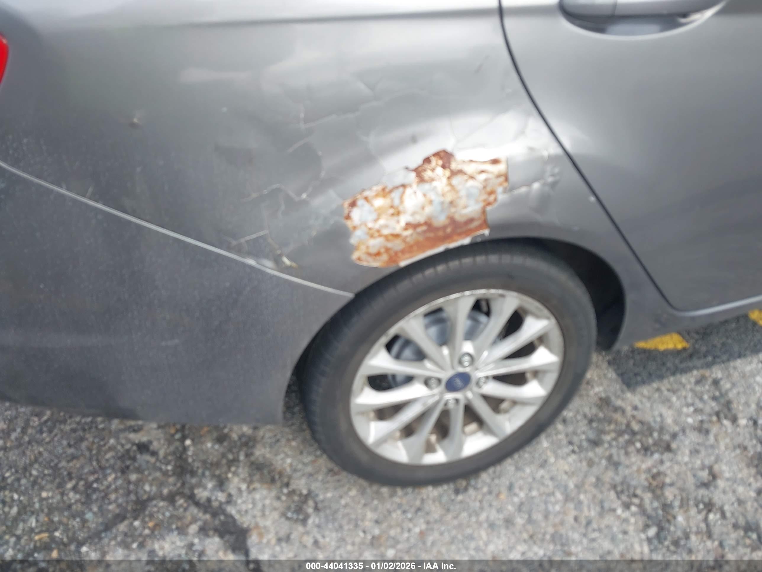 FORD FIESTA image 6