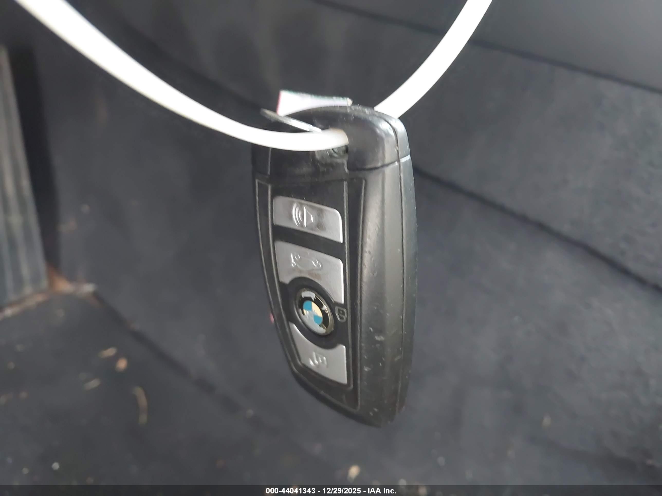 BMW 528I image 11