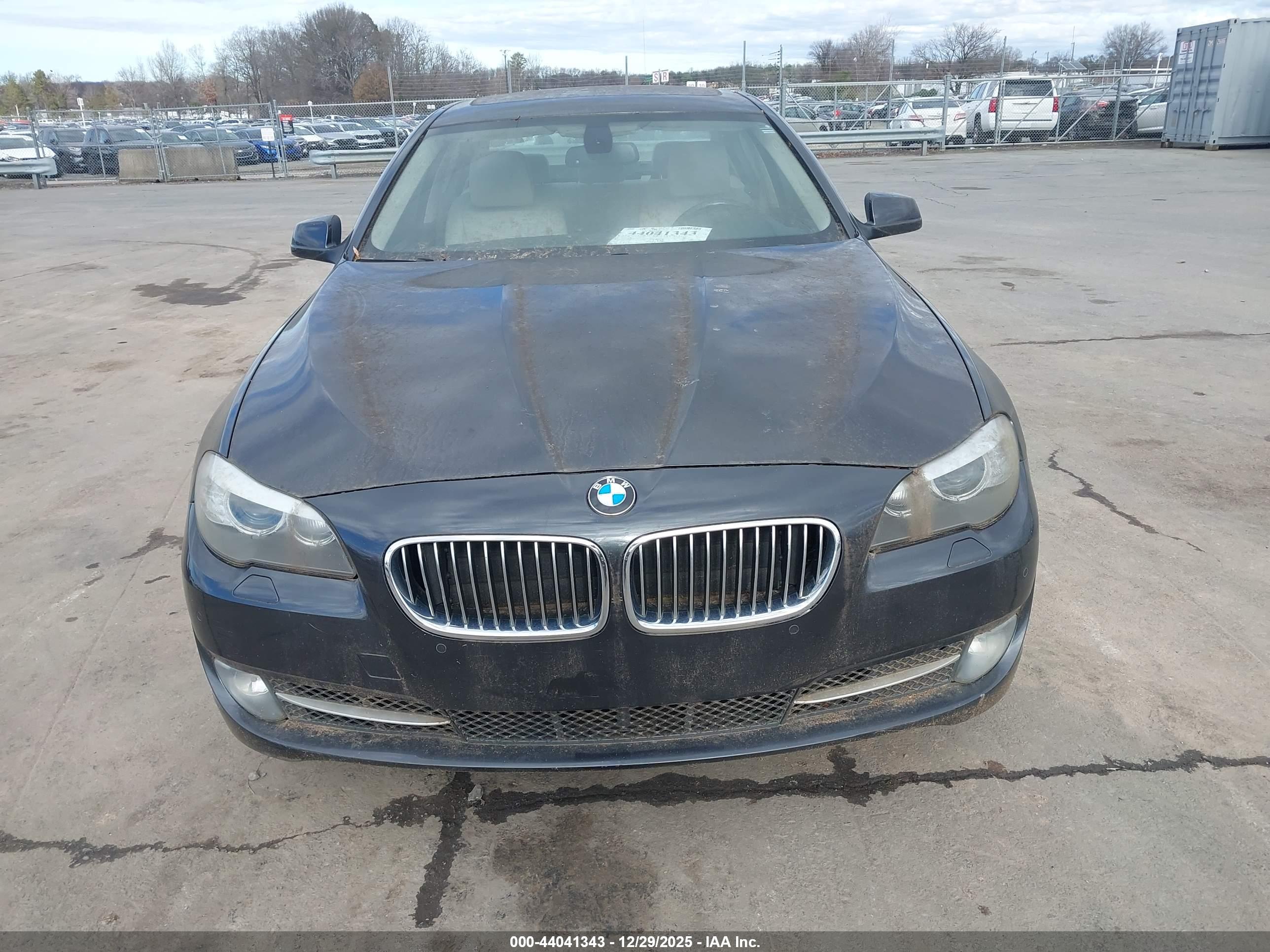 BMW 528I image 6