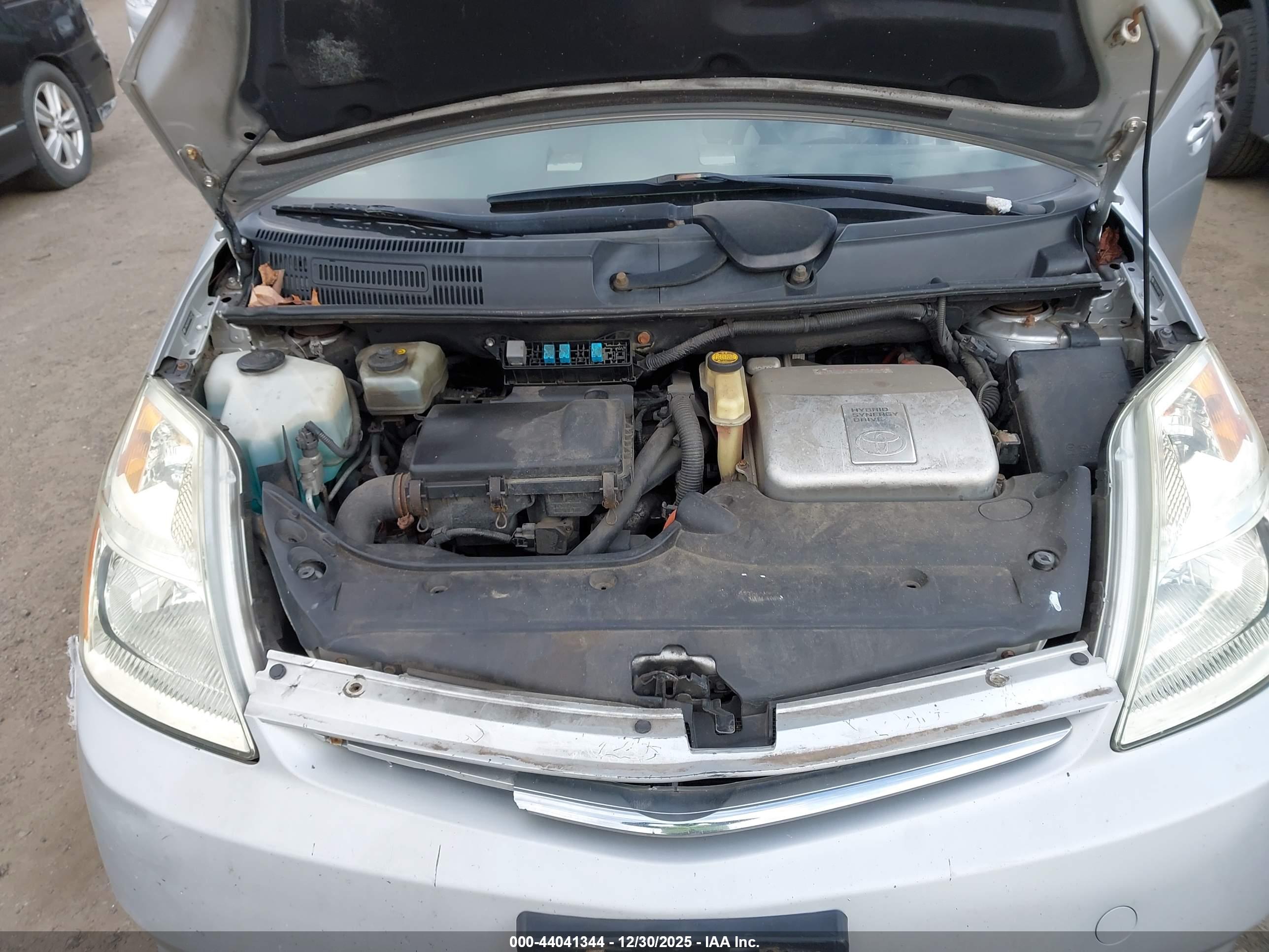 TOYOTA PRIUS image 10