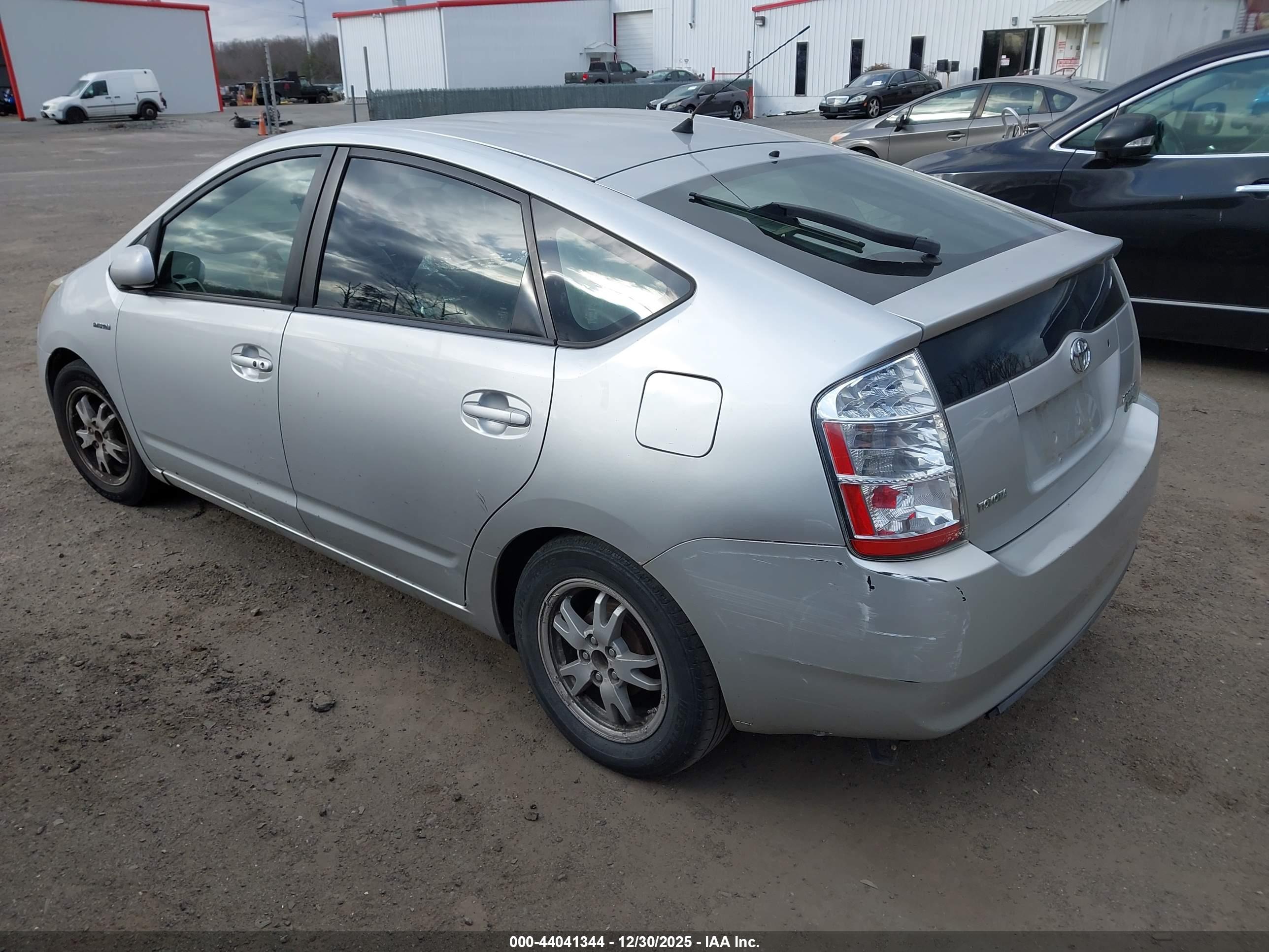 TOYOTA PRIUS image 3