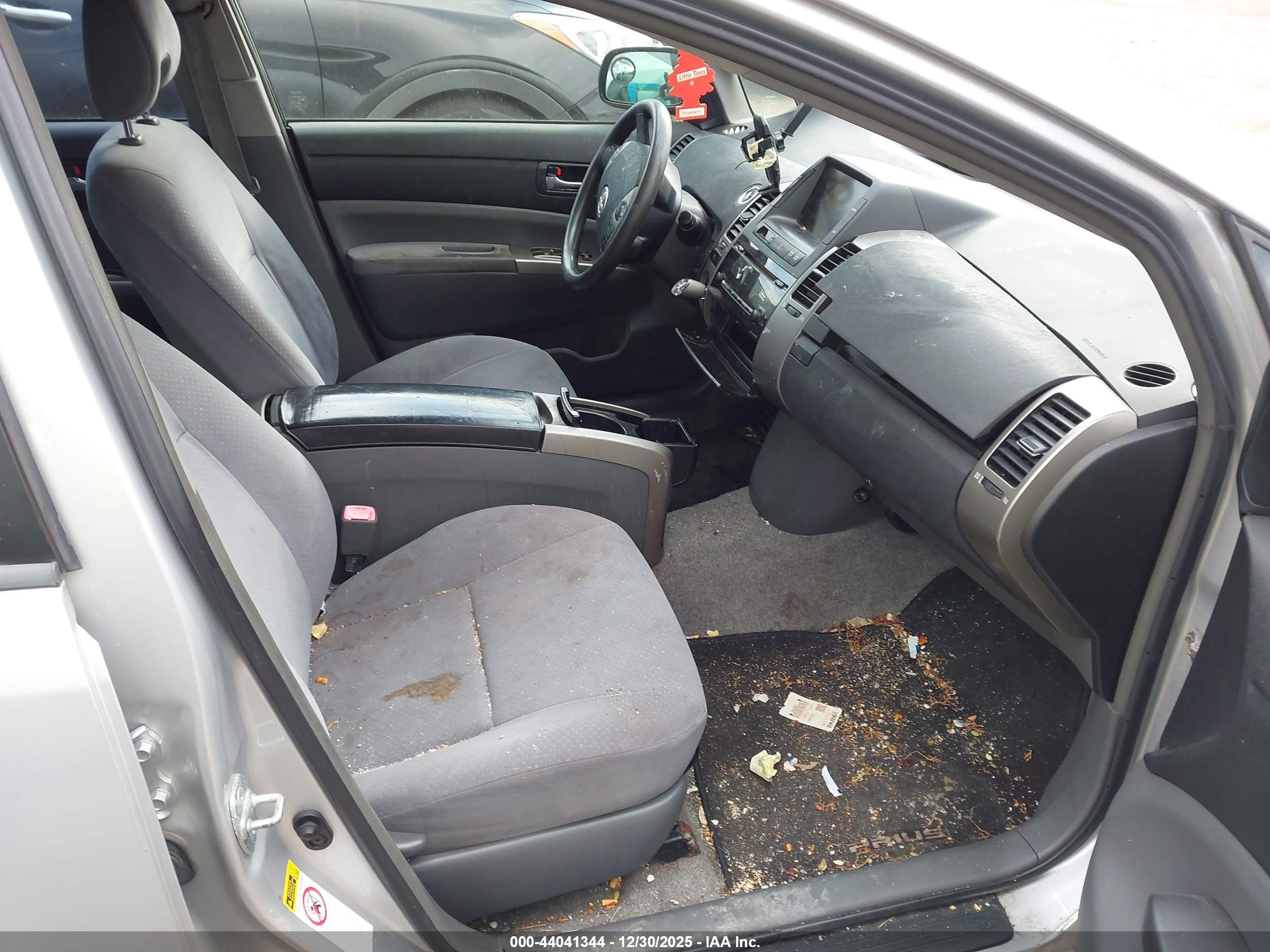 TOYOTA PRIUS image 5