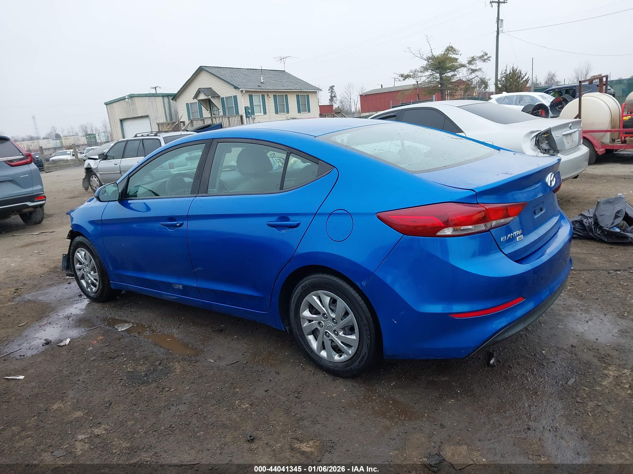 HYUNDAI ELANTRA image 3