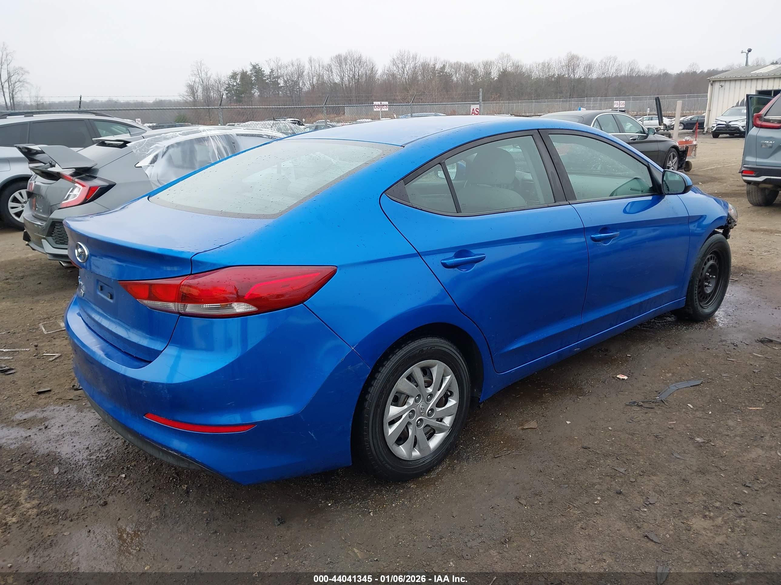 HYUNDAI ELANTRA image 4