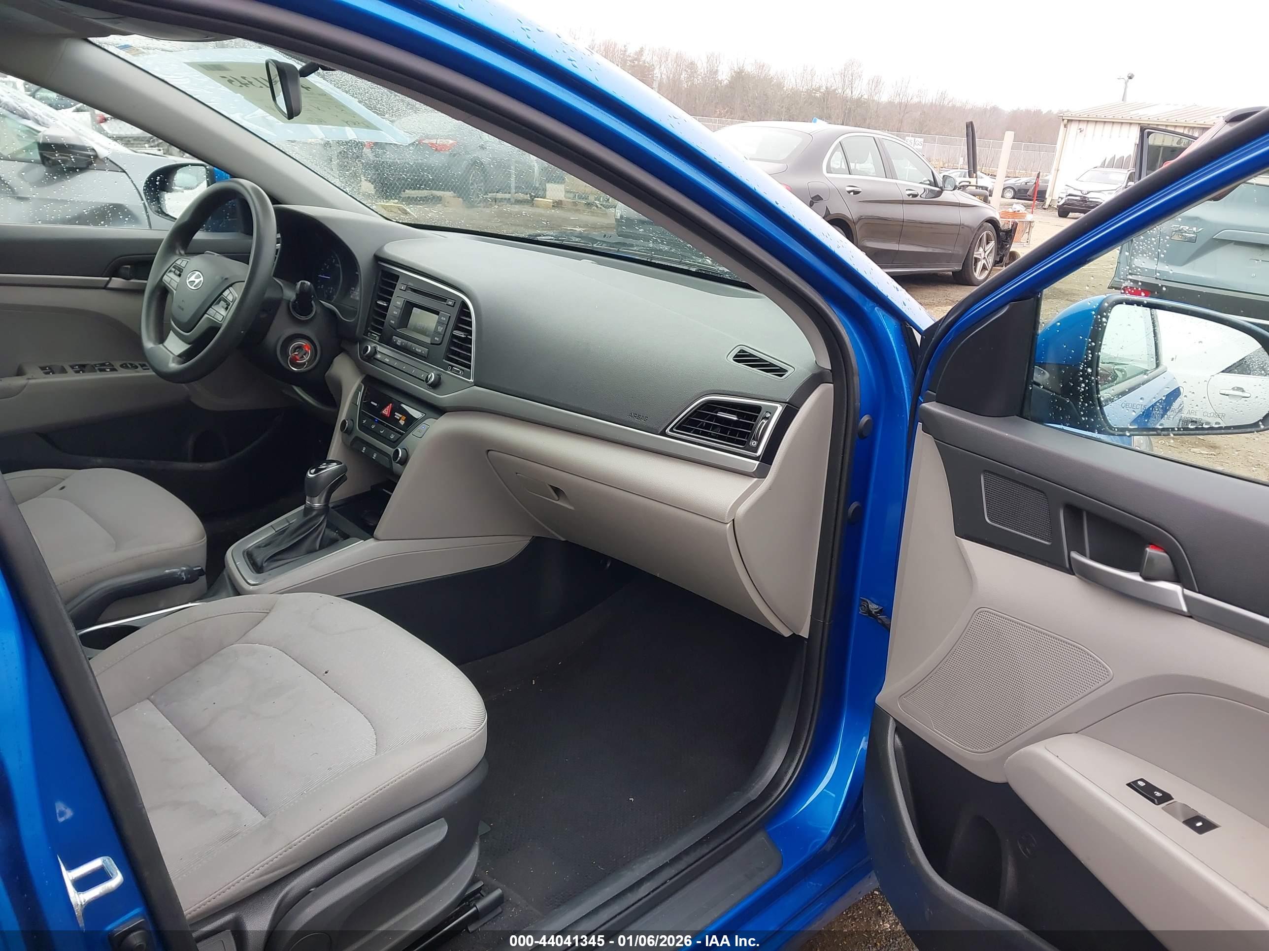 HYUNDAI ELANTRA image 5