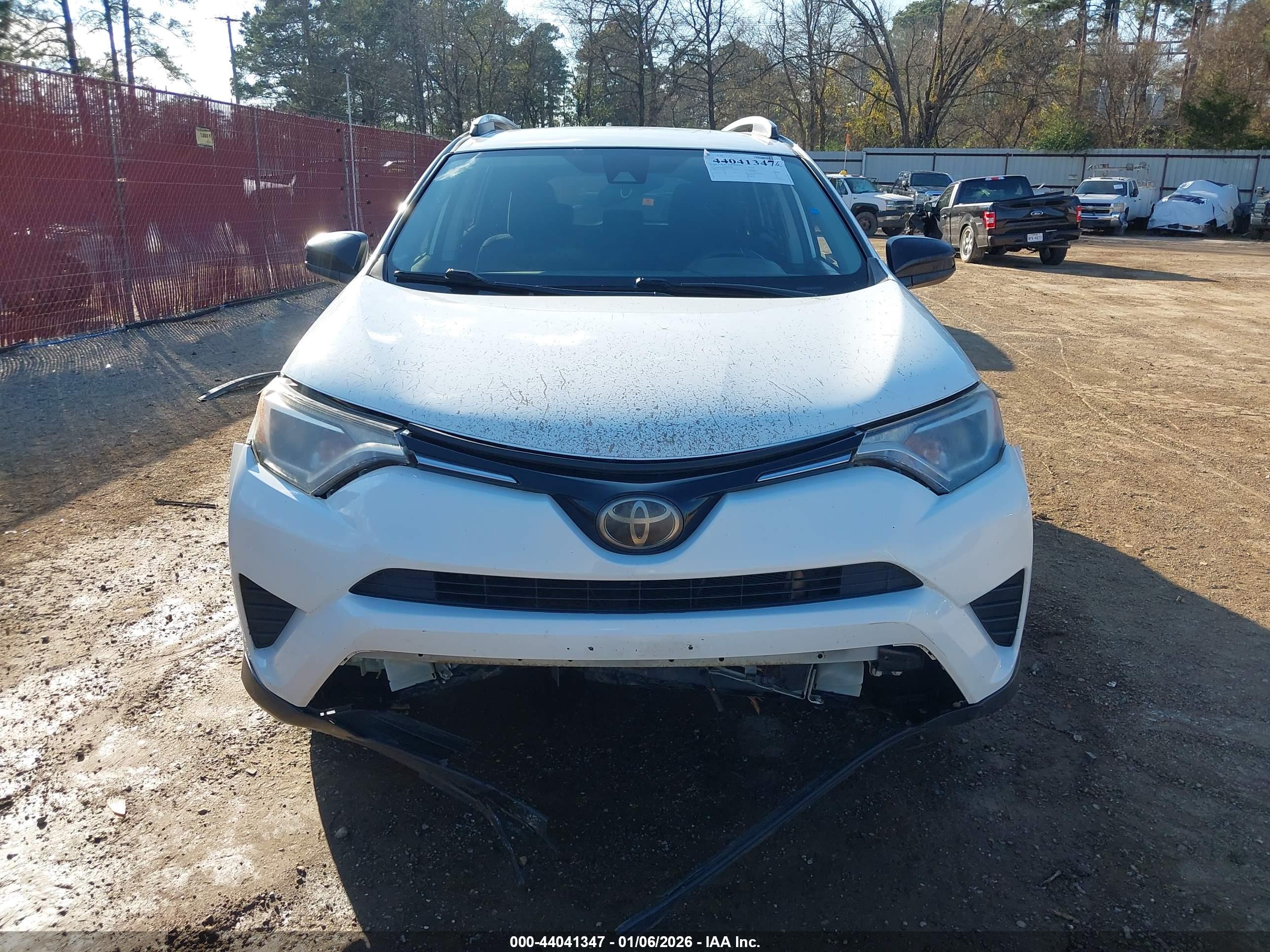 TOYOTA RAV4 image 6