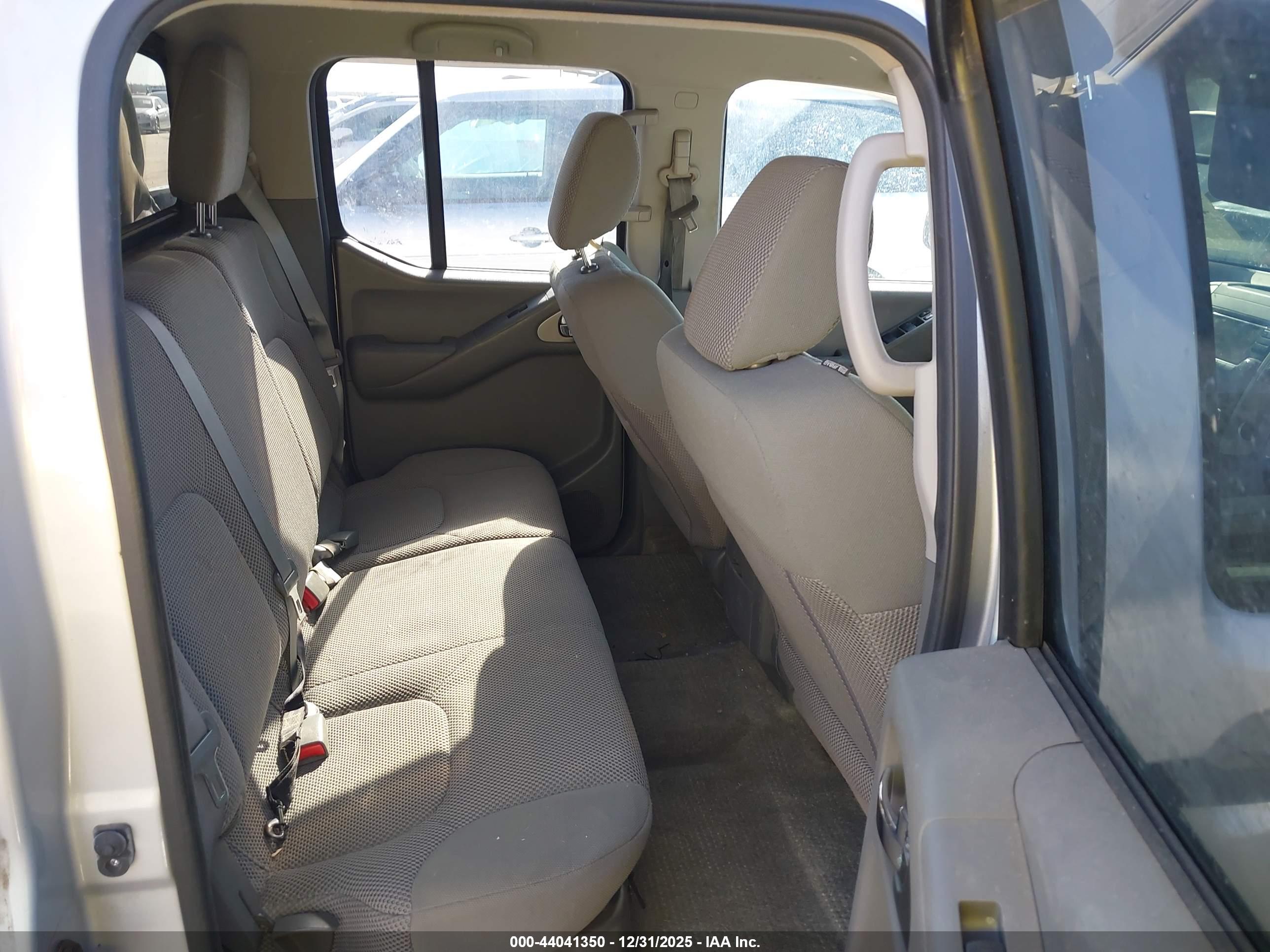 NISSAN FRONTIER image 8