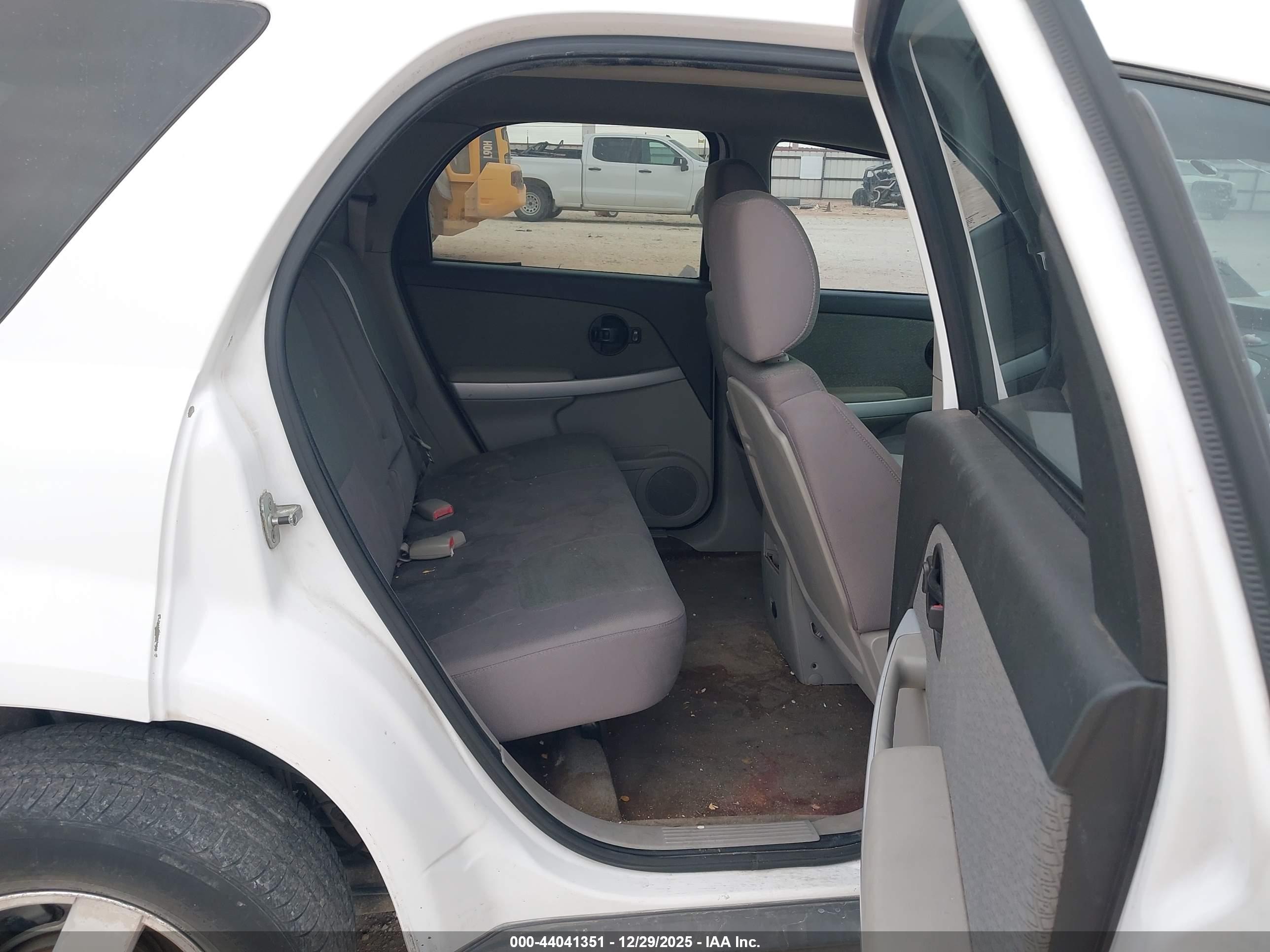 CHEVROLET EQUINOX image 8