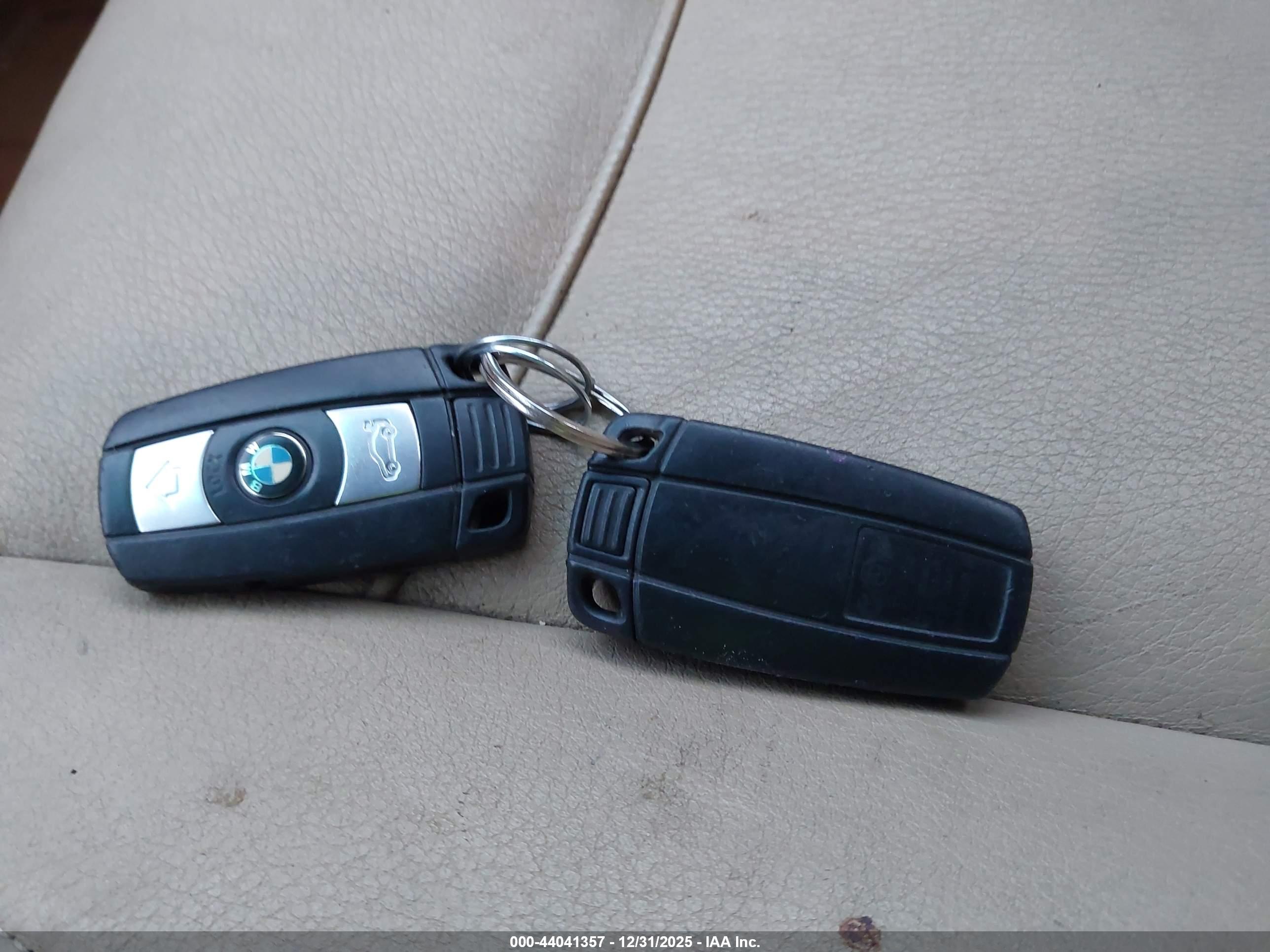 BMW 328XI image 11