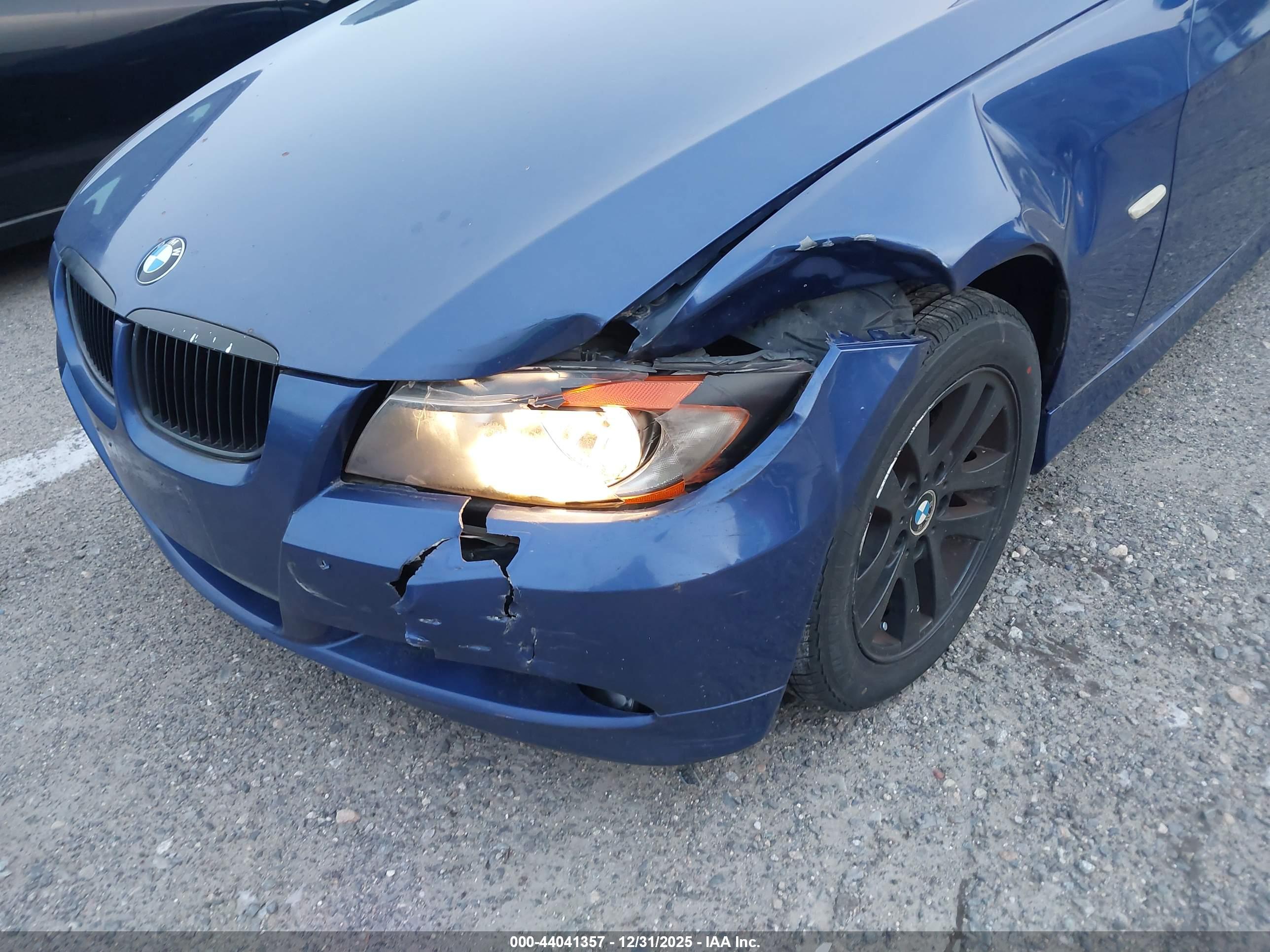 BMW 328XI image 6