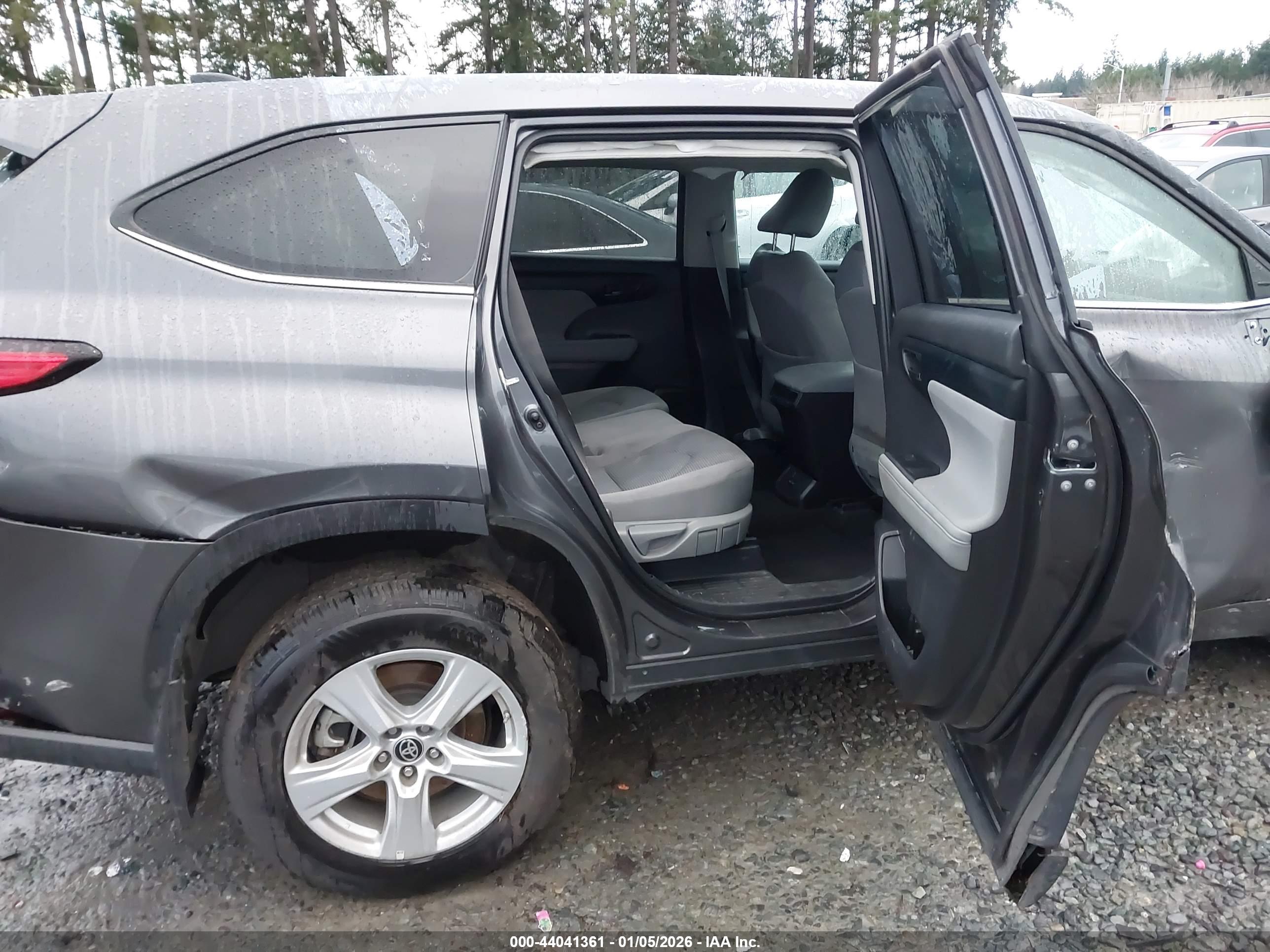 TOYOTA HIGHLANDER image 8