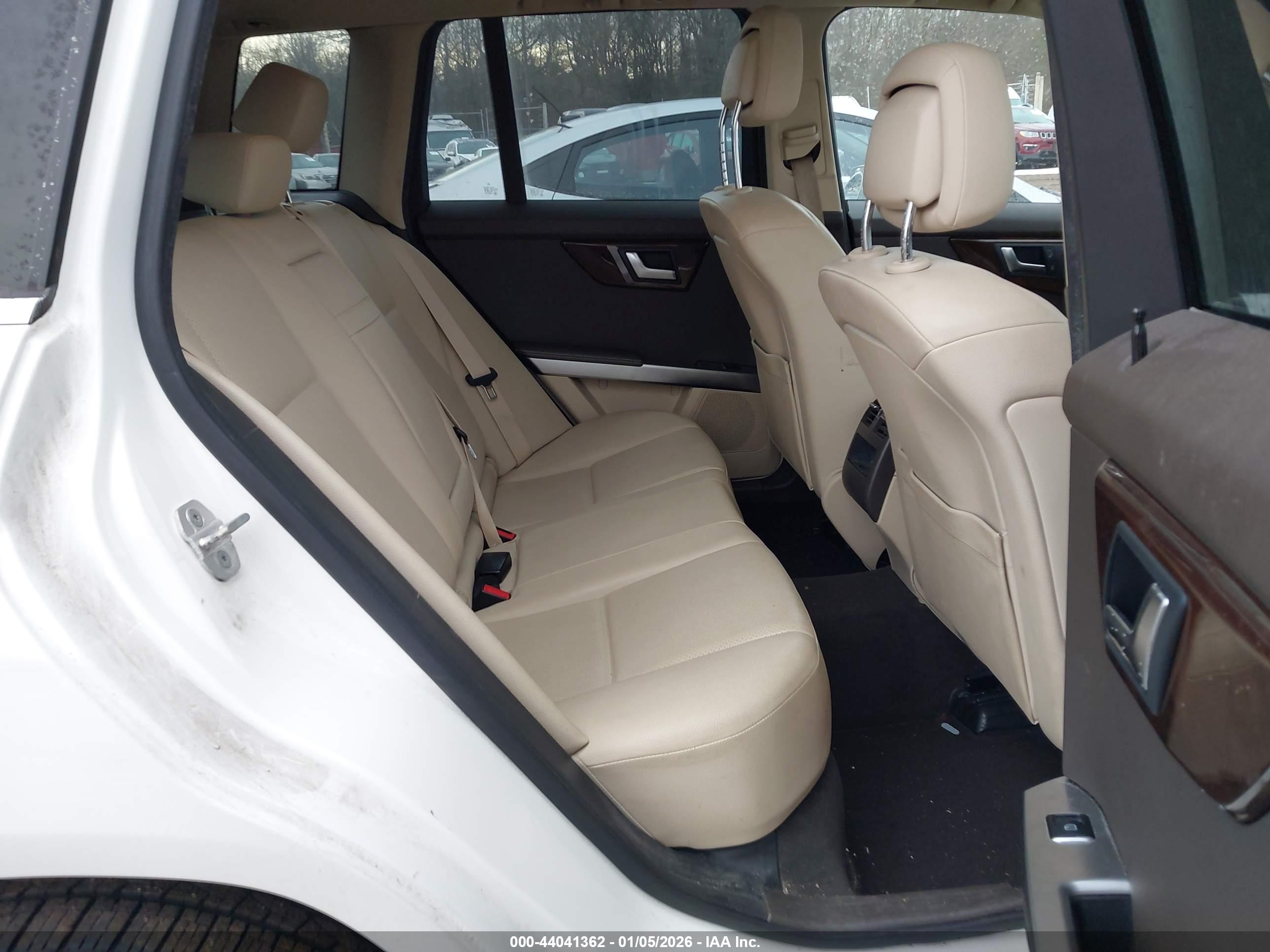 MERCEDES-BENZ GLK image 8