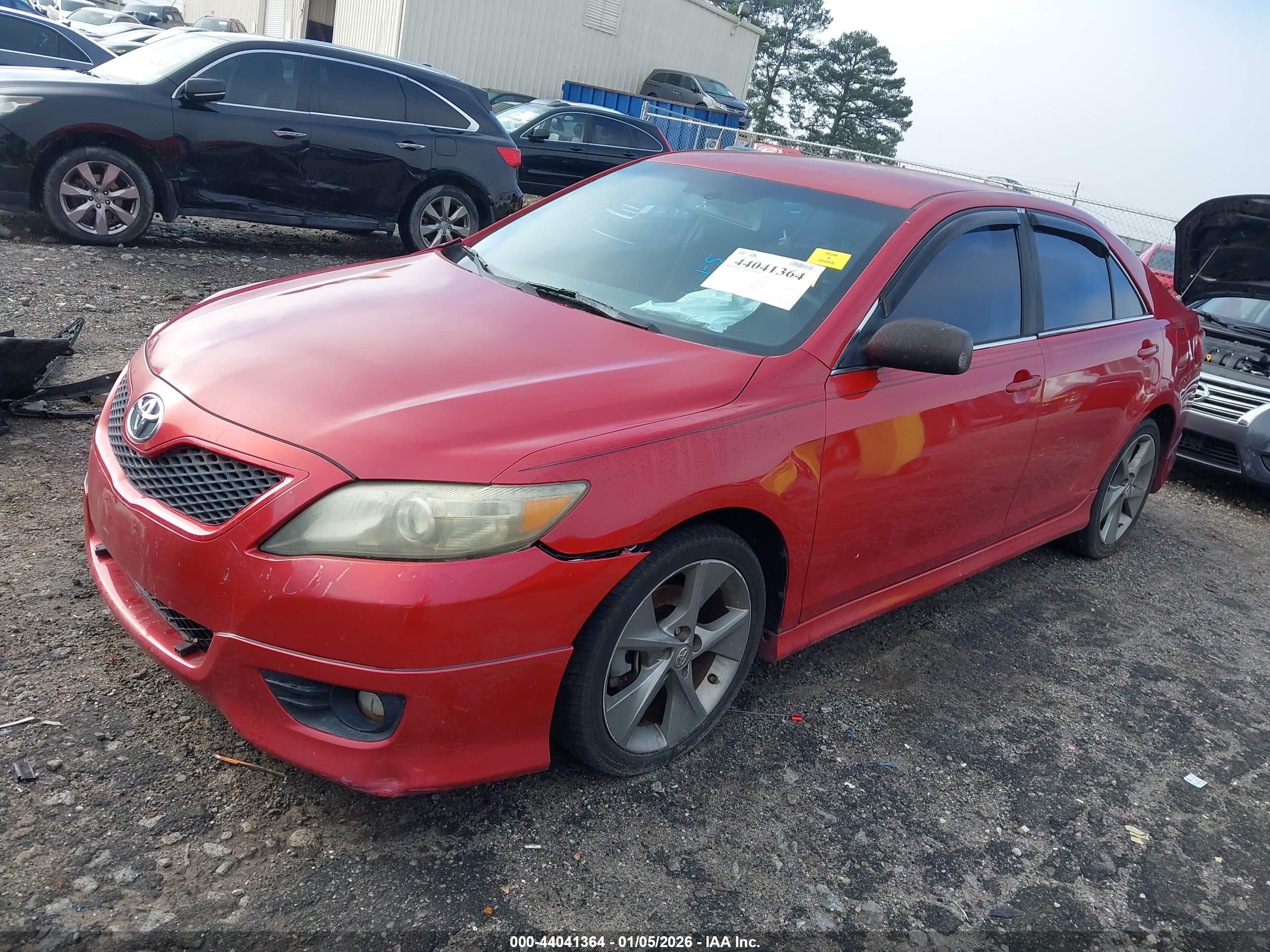 TOYOTA CAMRY image 2