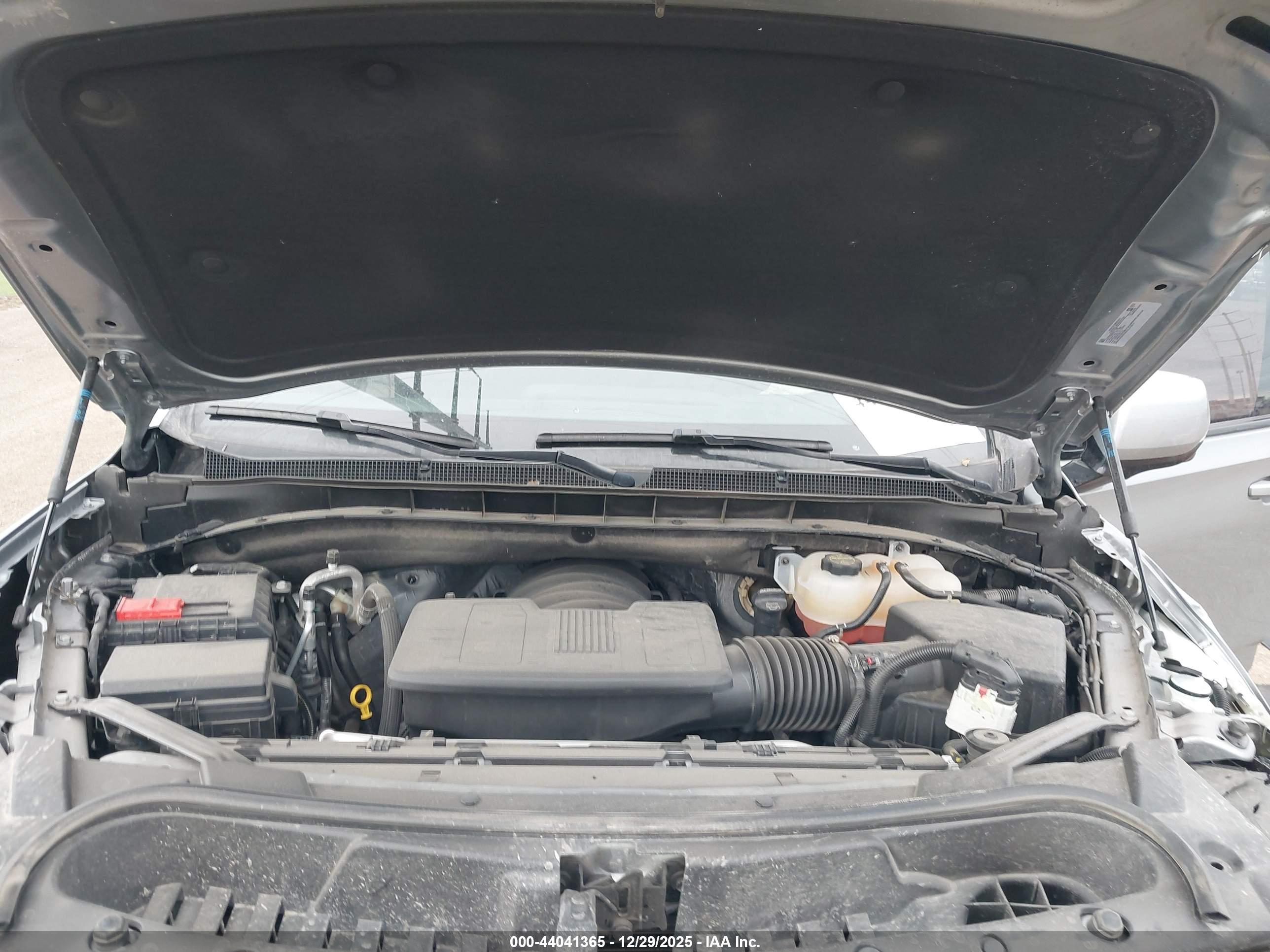 CHEVROLET TAHOE image 10